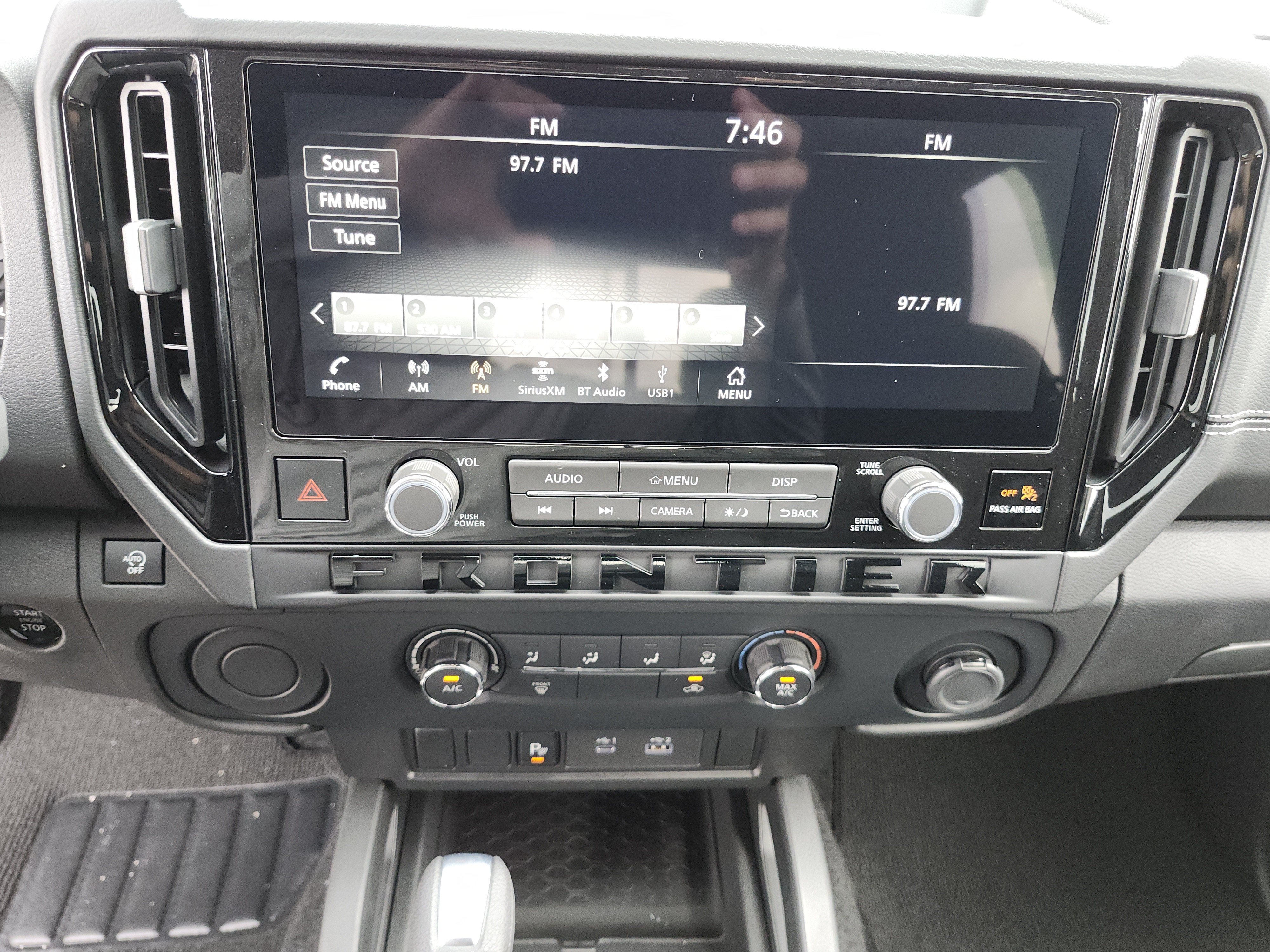 2027 Nissan Frontier SV