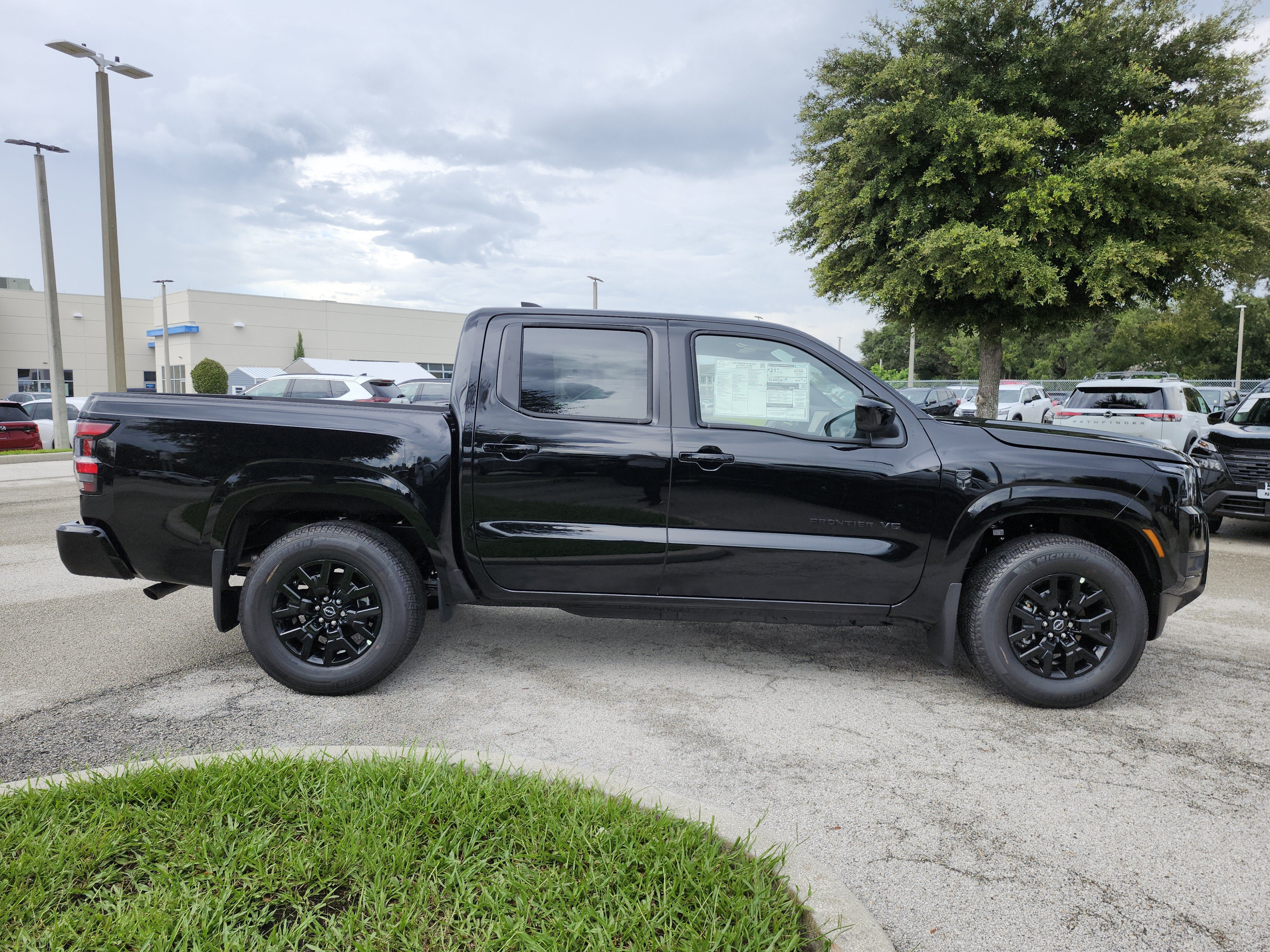 2027 Nissan Frontier SV
