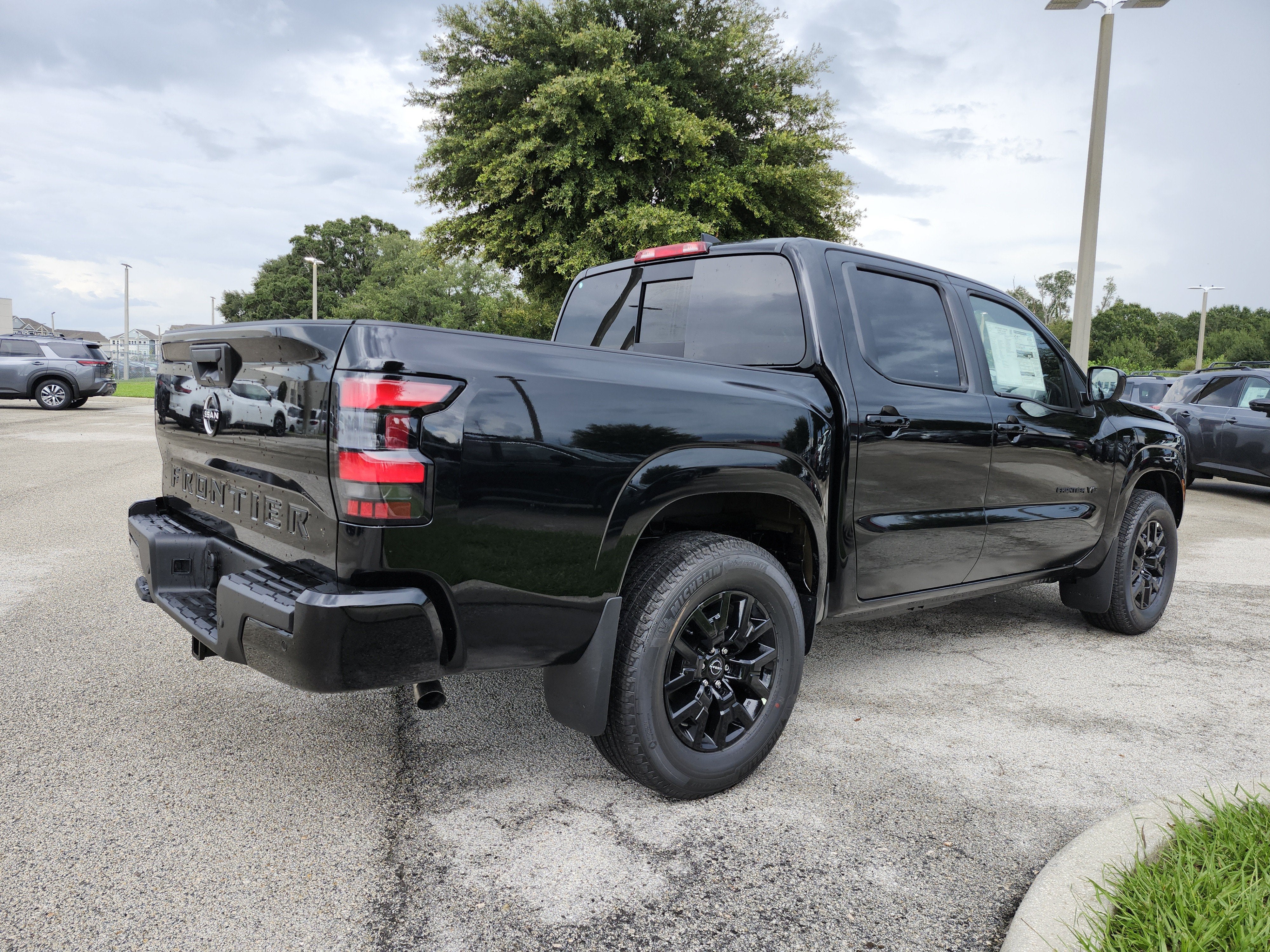 2027 Nissan Frontier SV