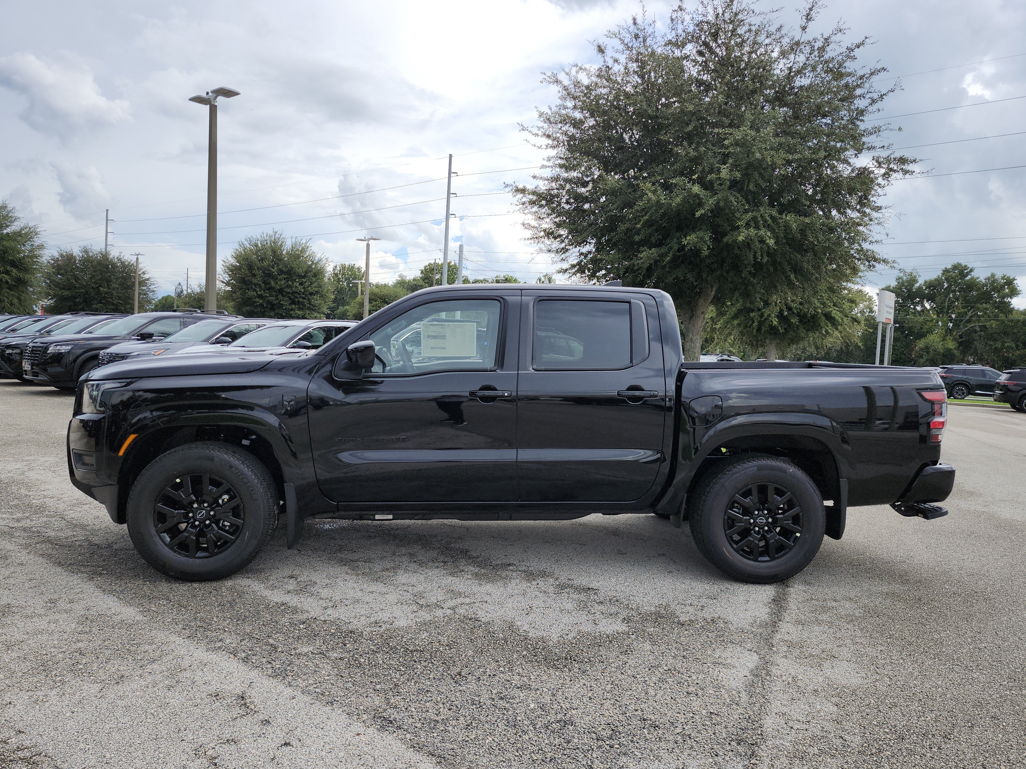 2027 Nissan Frontier SV