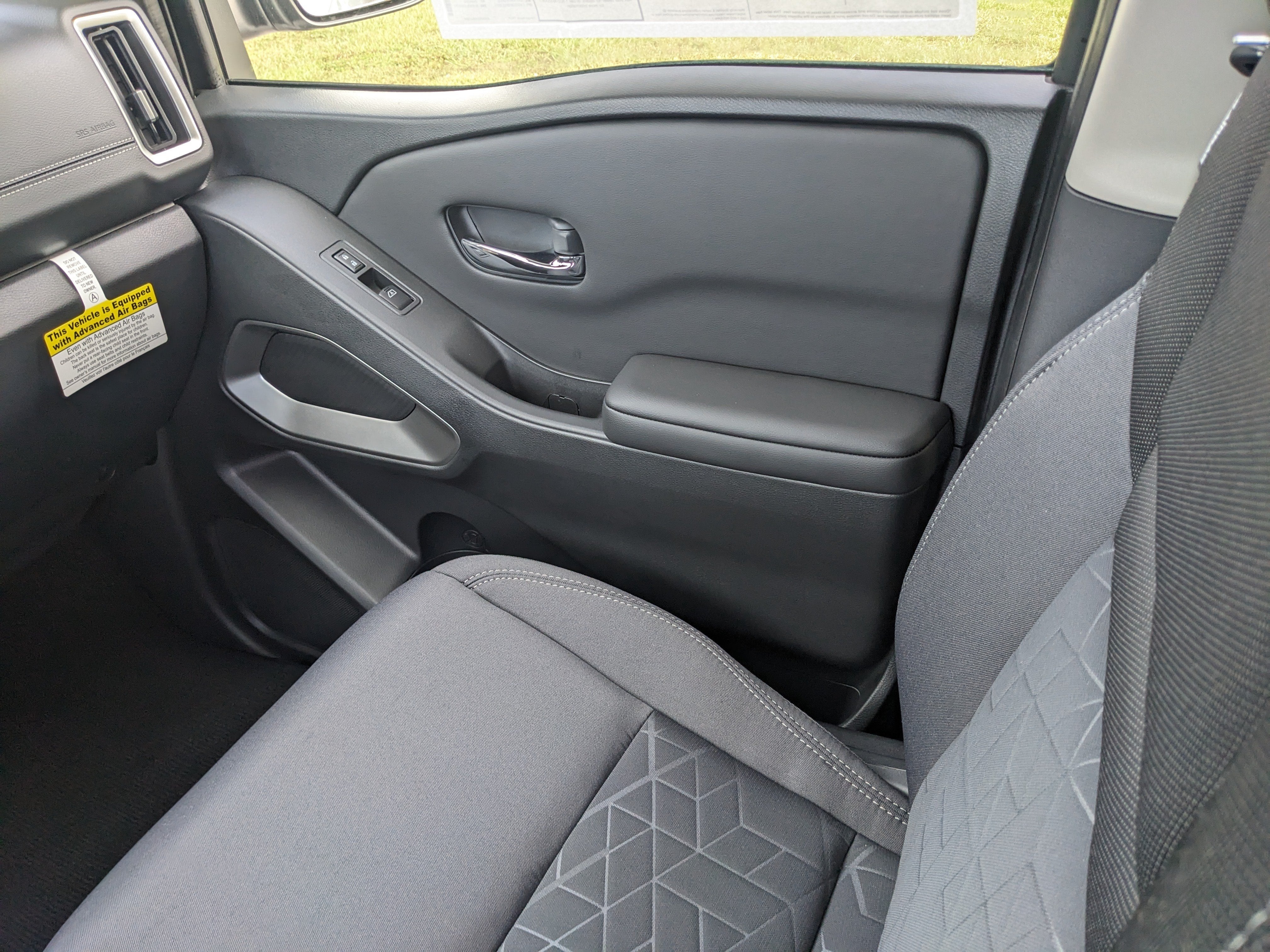 2027 Nissan Frontier SV