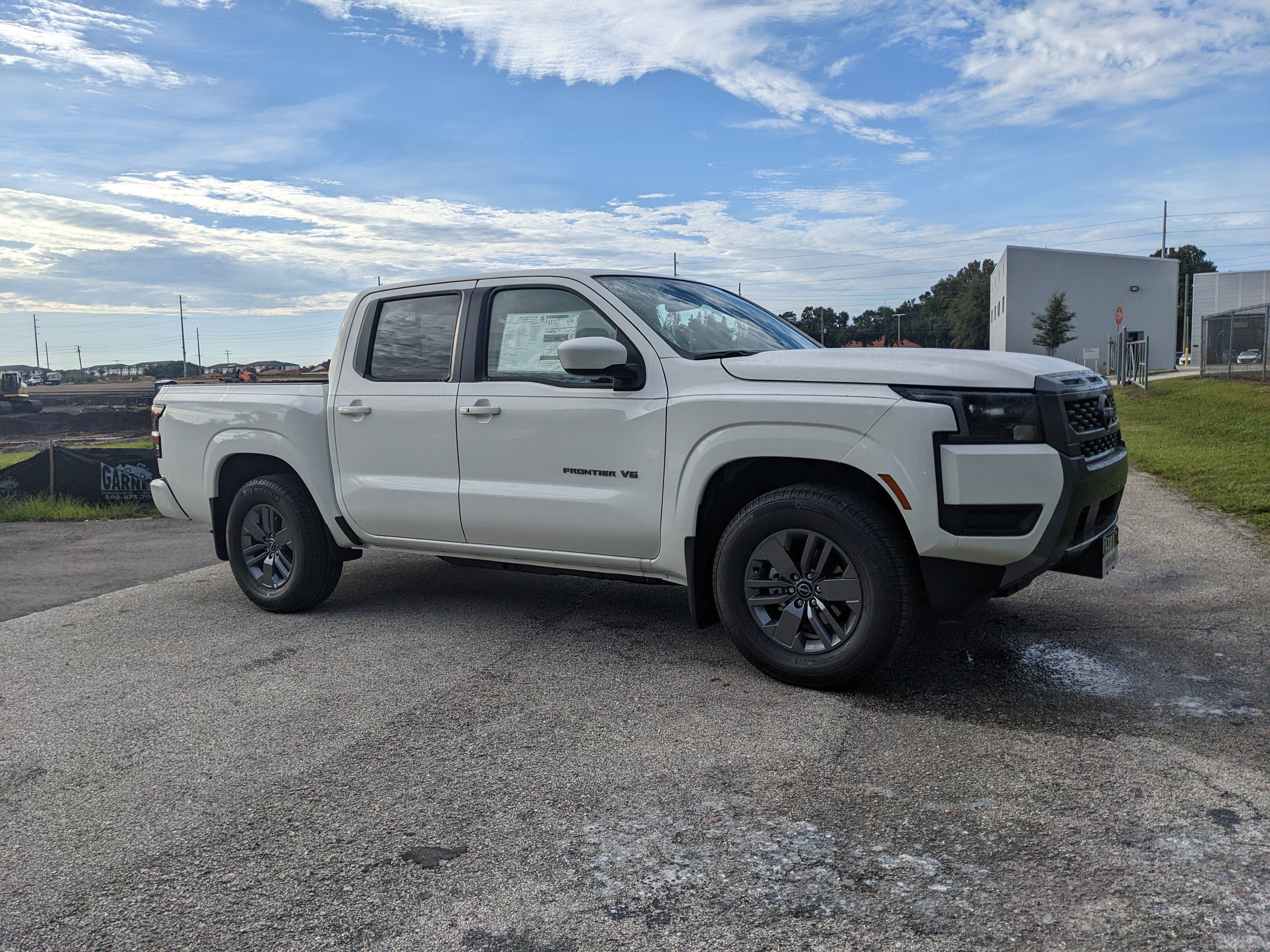 2027 Nissan Frontier SV