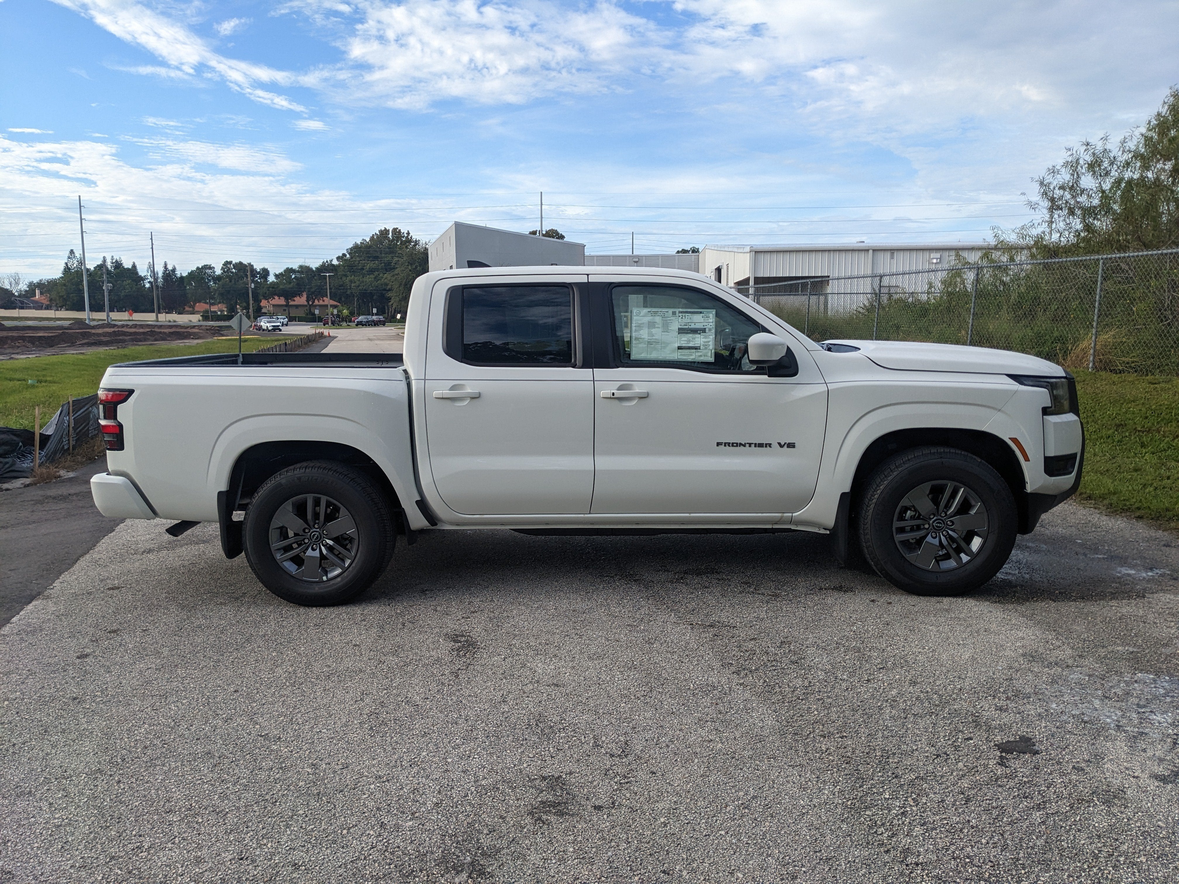 2027 Nissan Frontier SV
