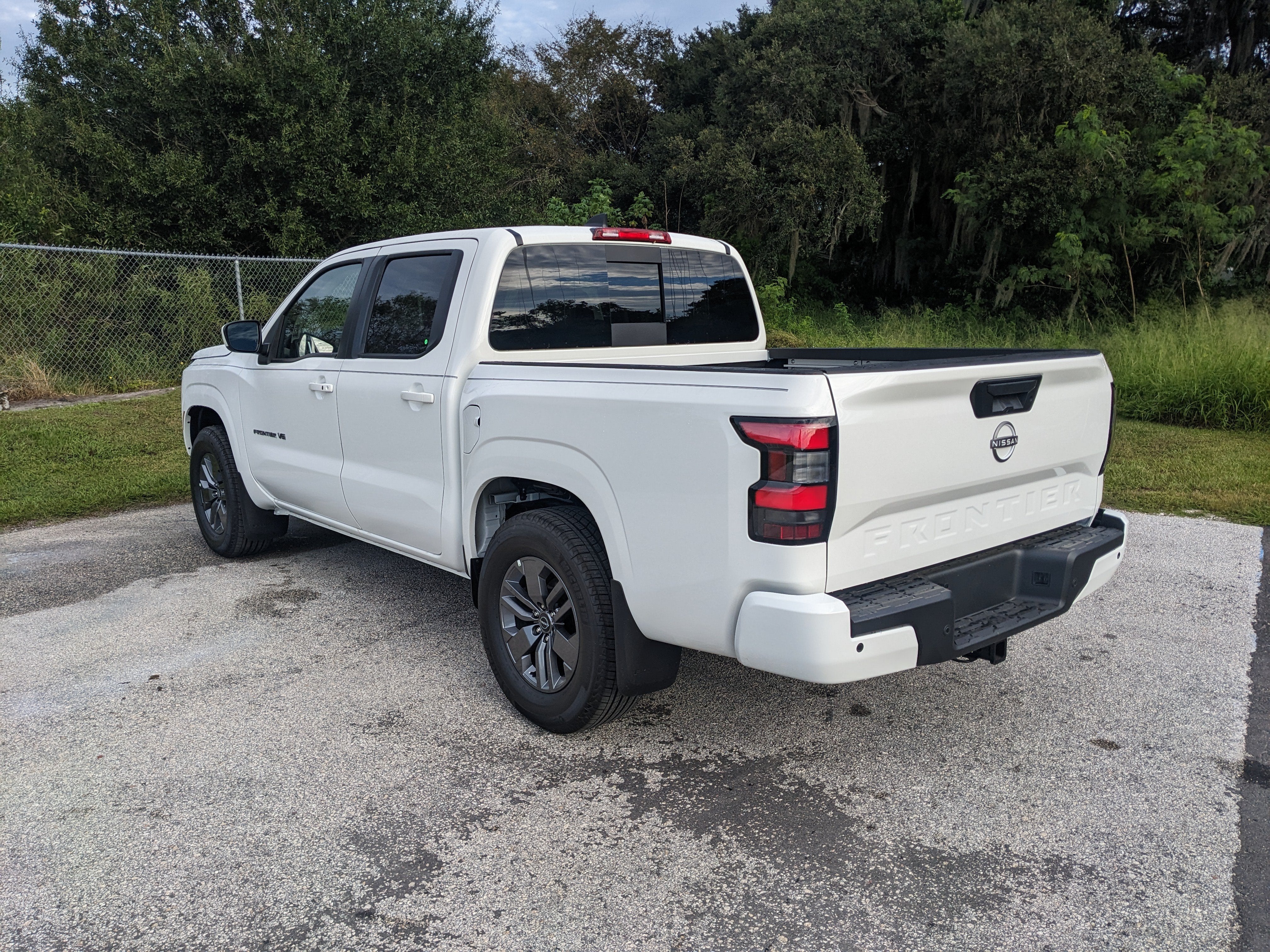 2027 Nissan Frontier SV