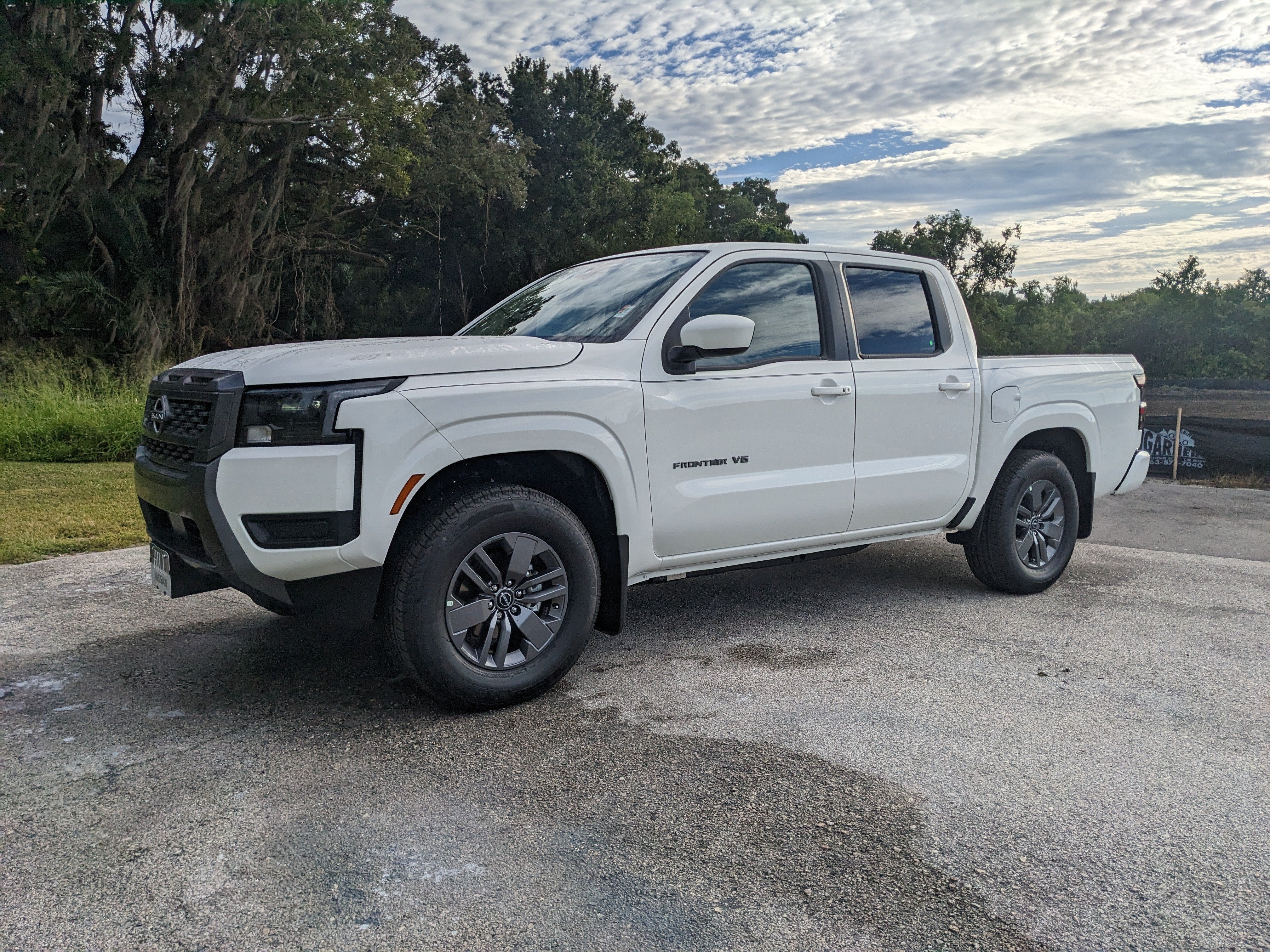 2027 Nissan Frontier SV