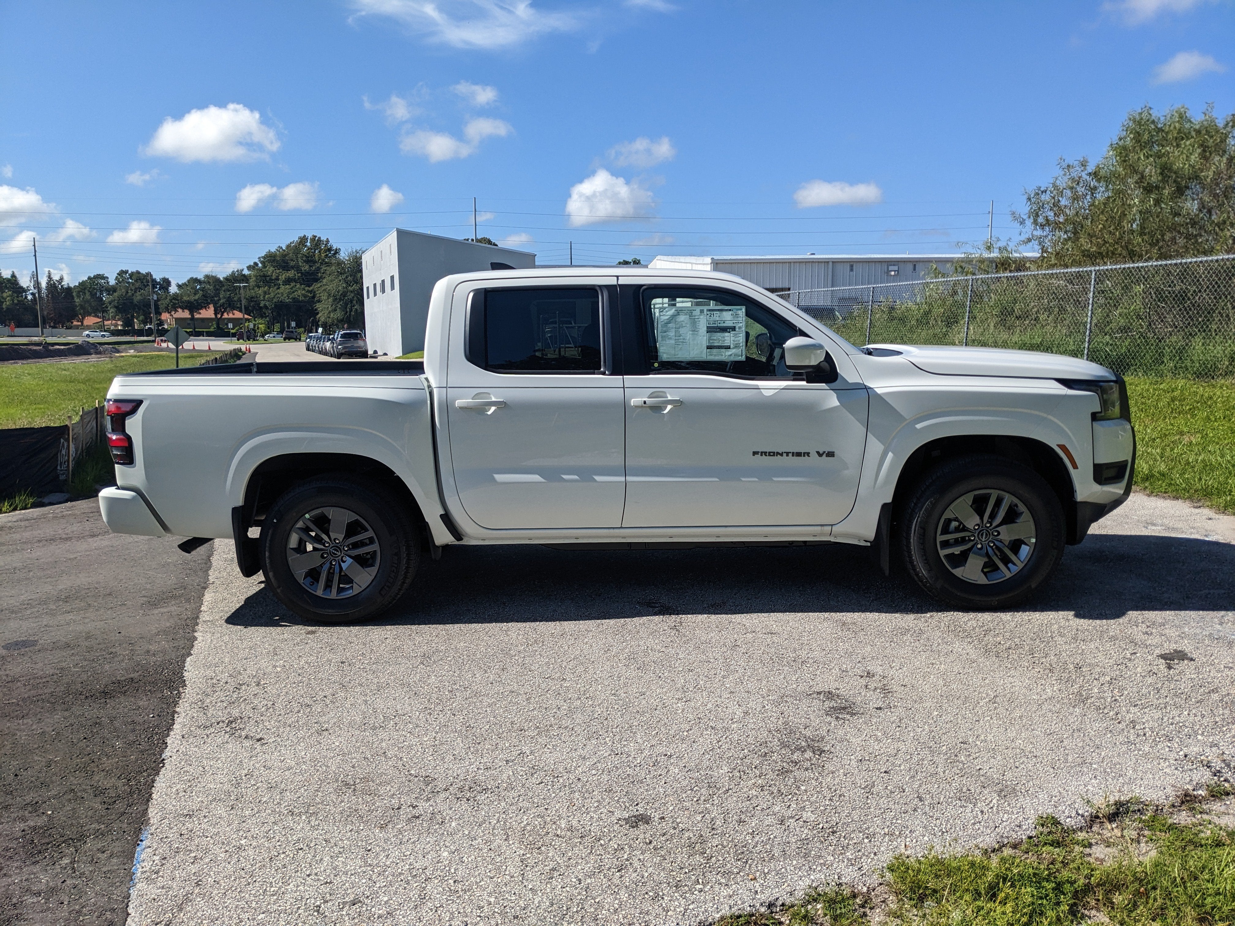 2027 Nissan Frontier SV