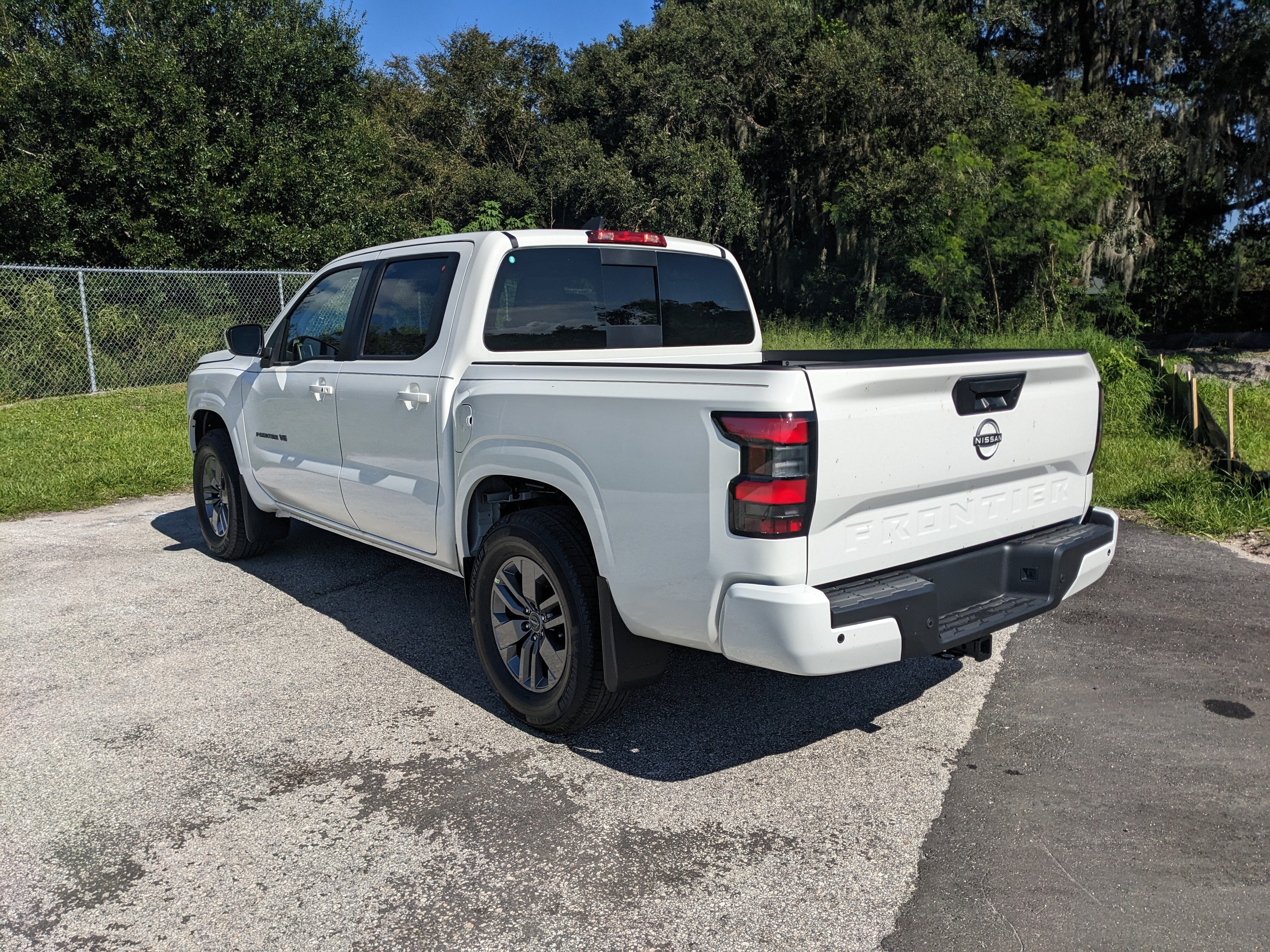 2027 Nissan Frontier SV
