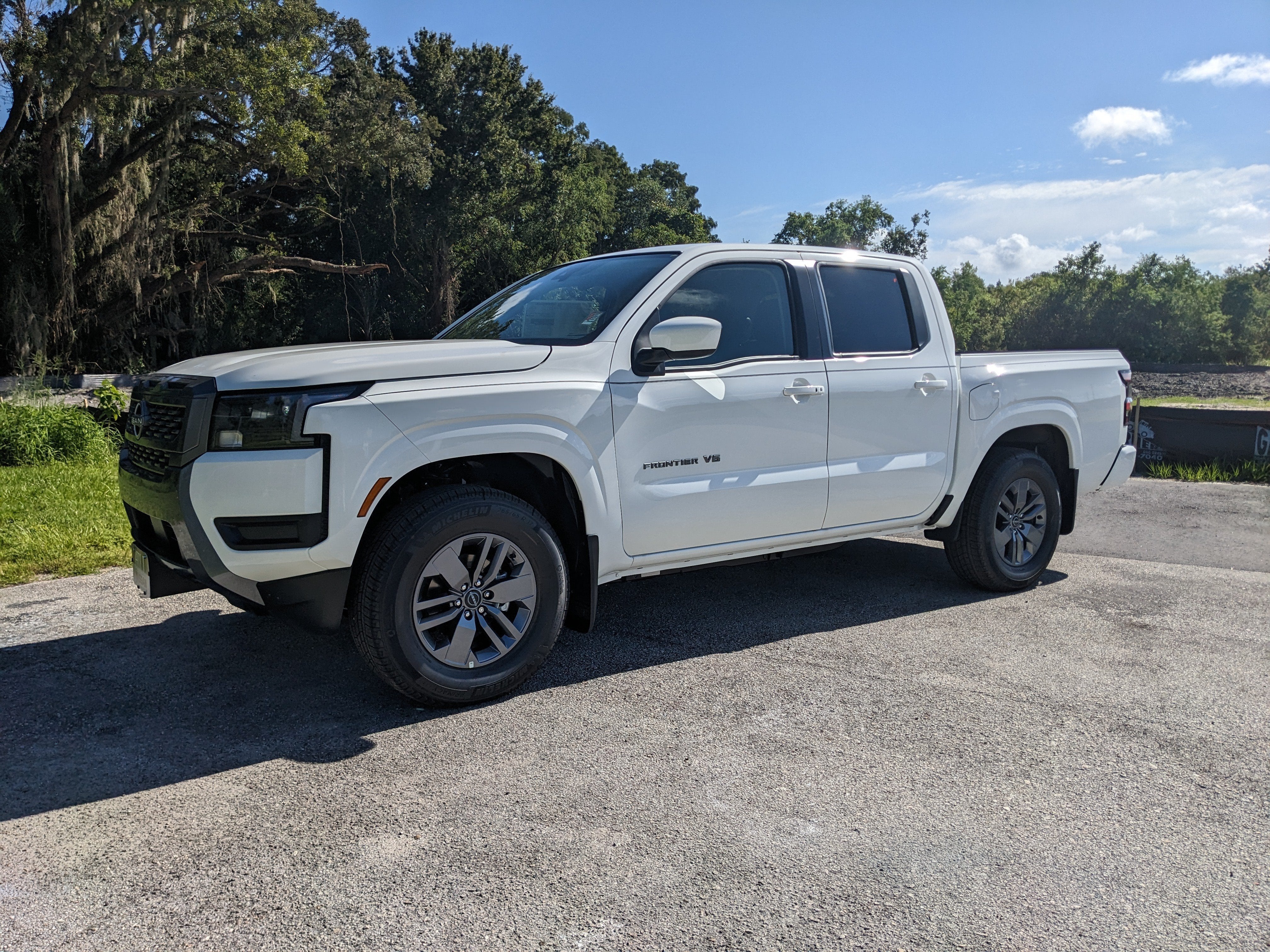 2027 Nissan Frontier SV