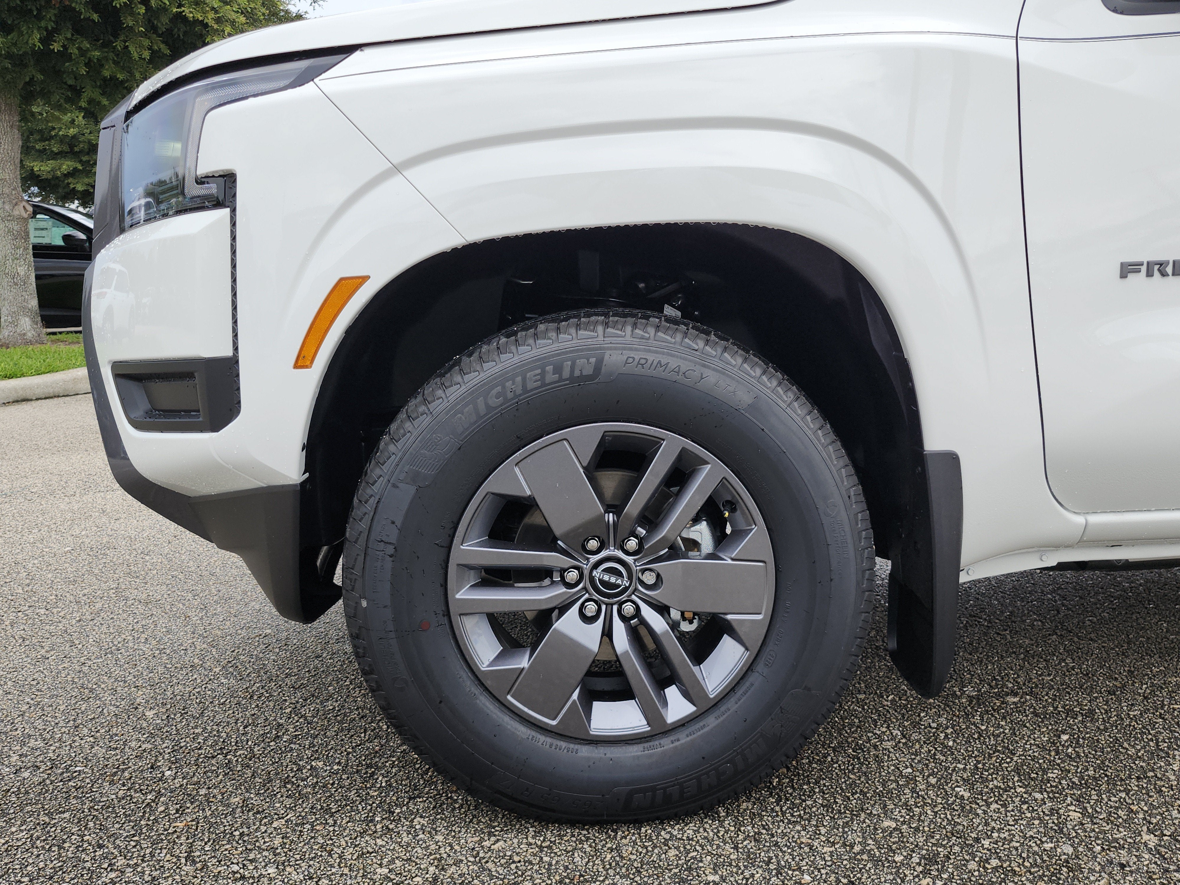 2027 Nissan Frontier SV