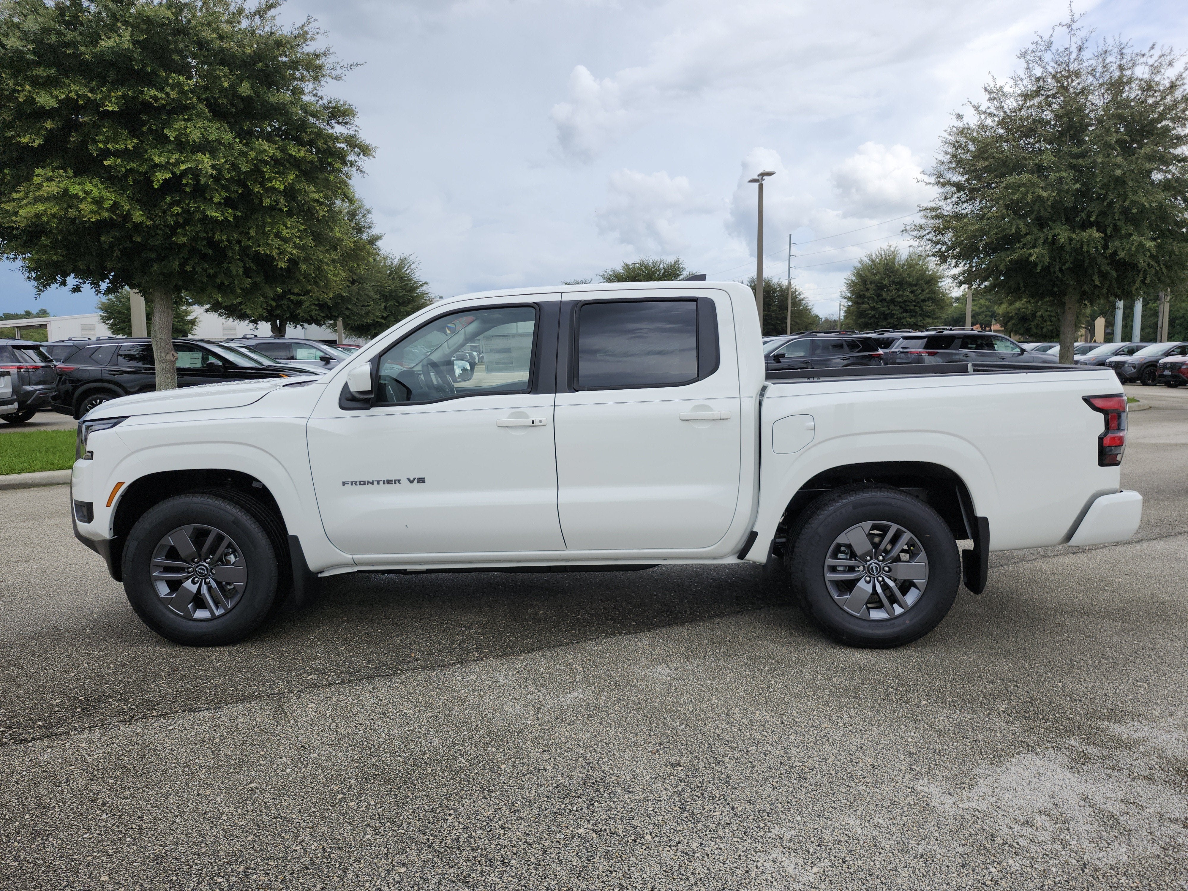 2027 Nissan Frontier SV