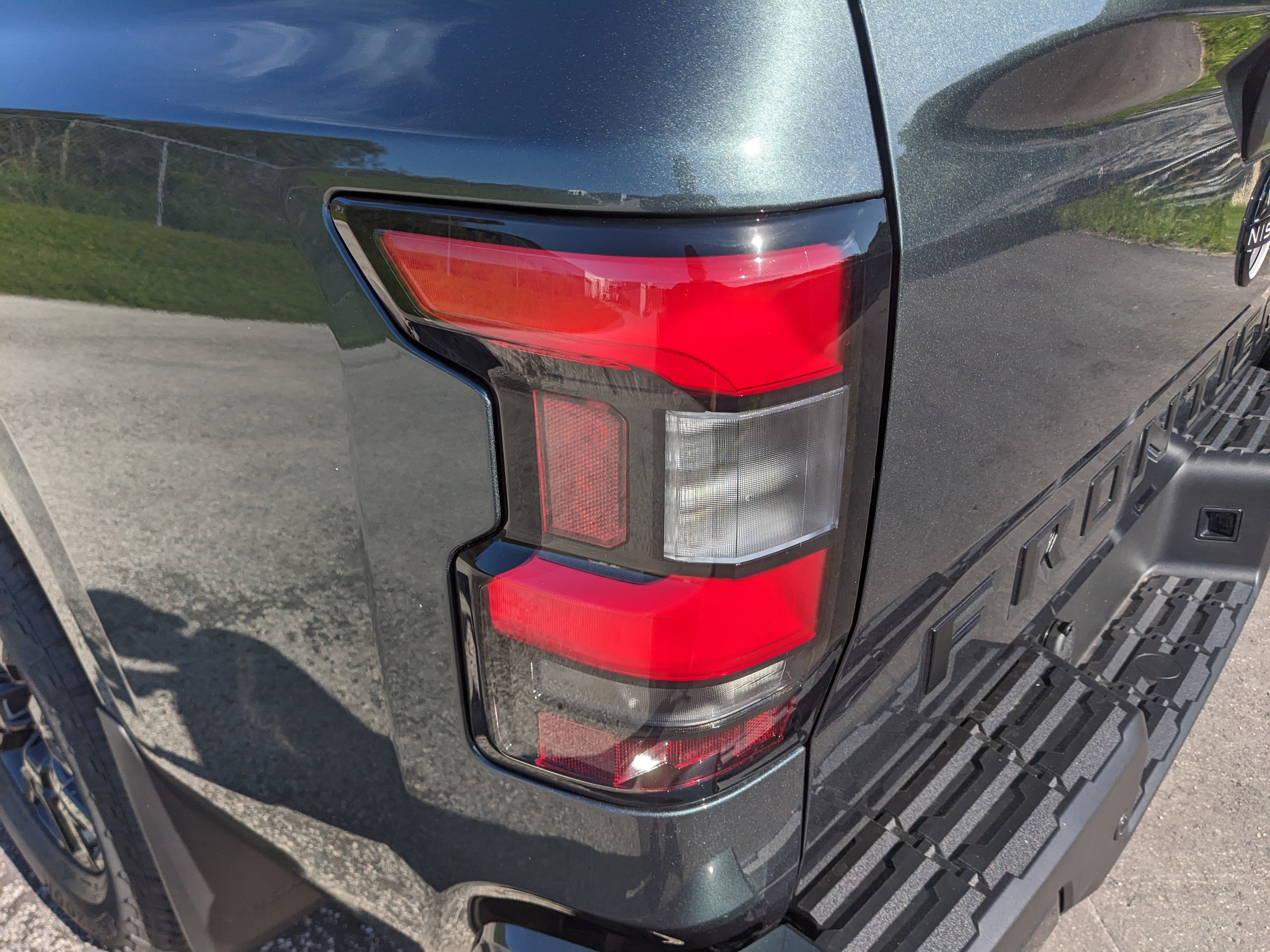 2027 Nissan Frontier SV