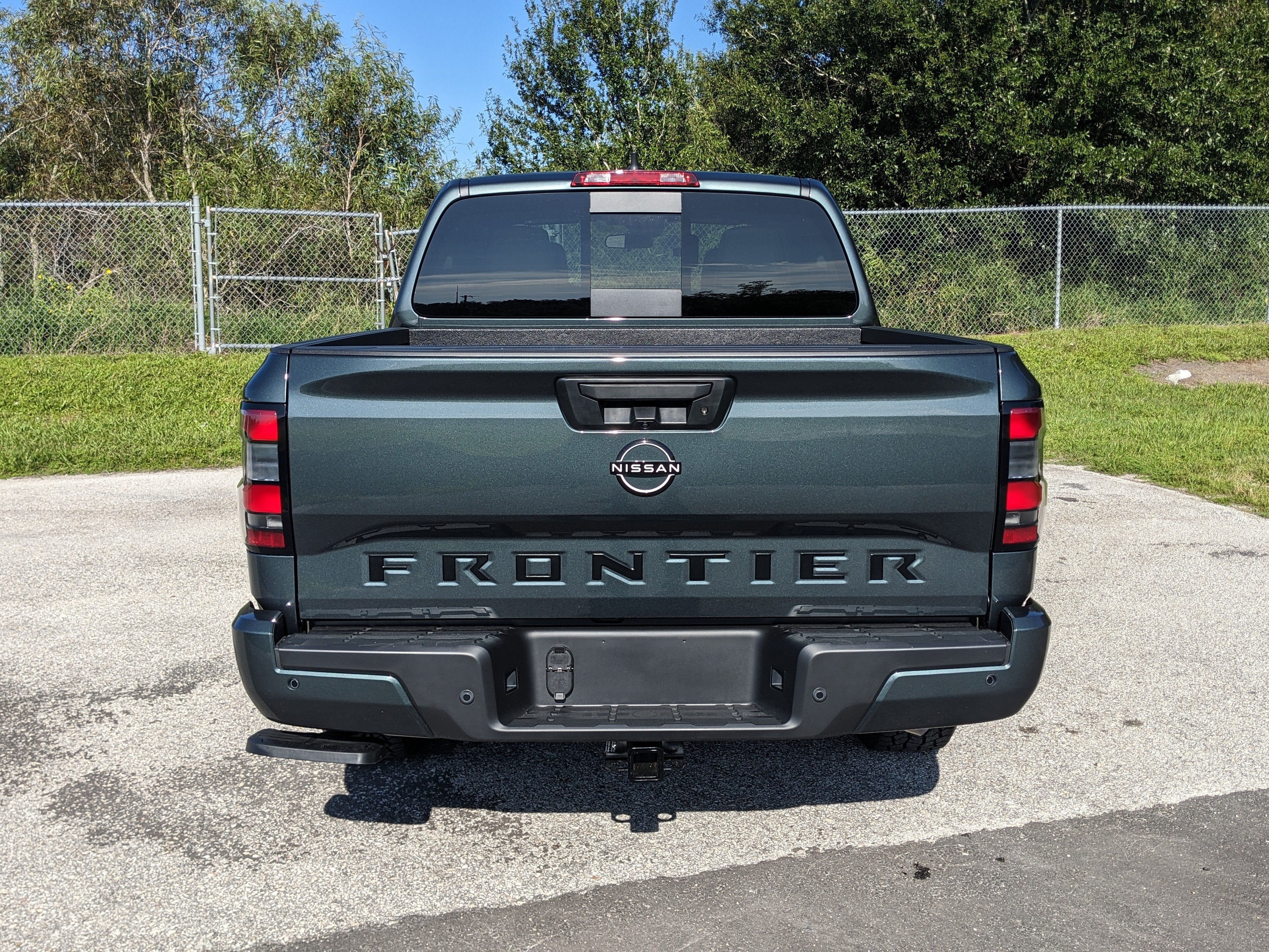 2027 Nissan Frontier SV