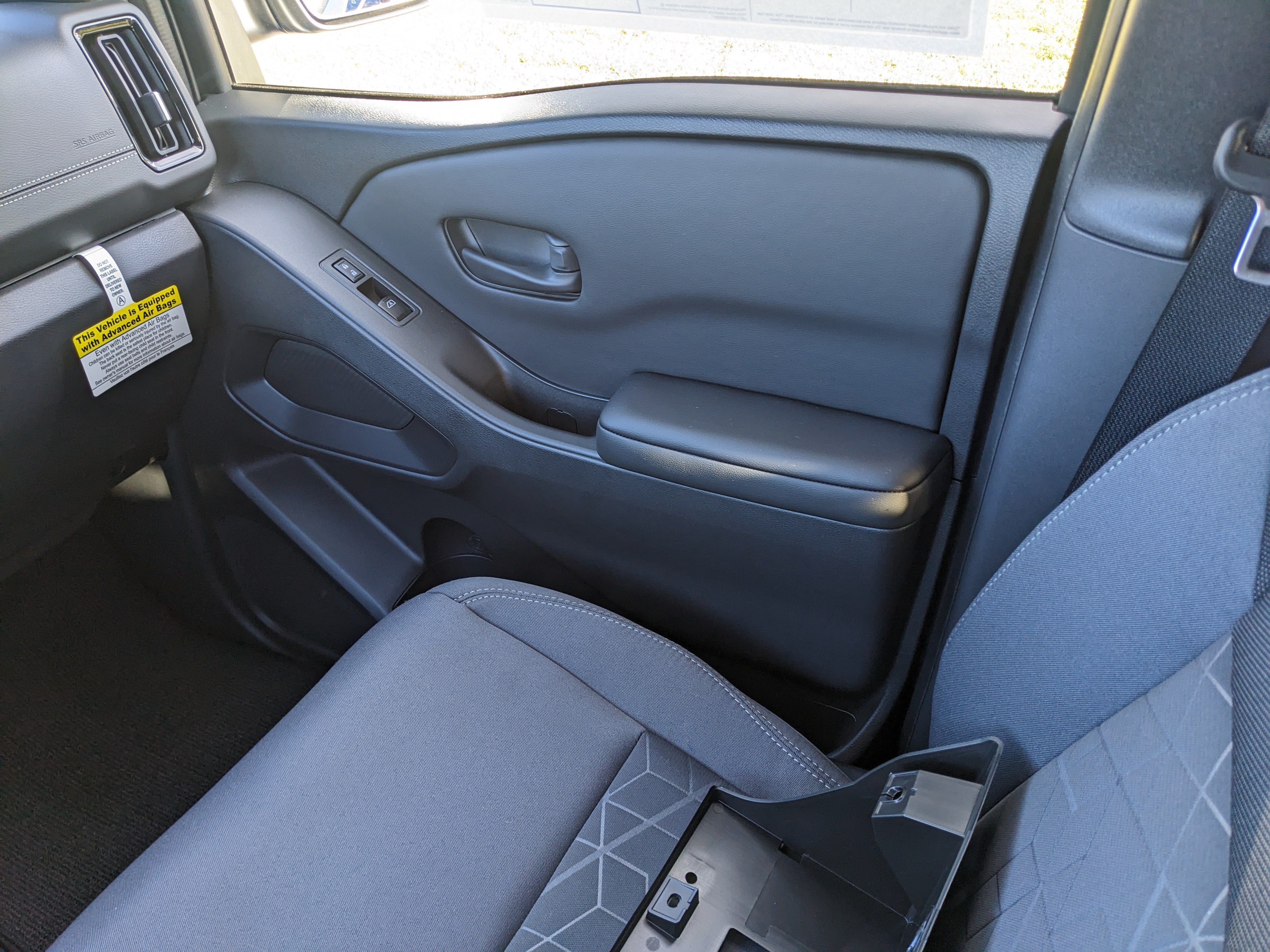 2027 Nissan Frontier SV