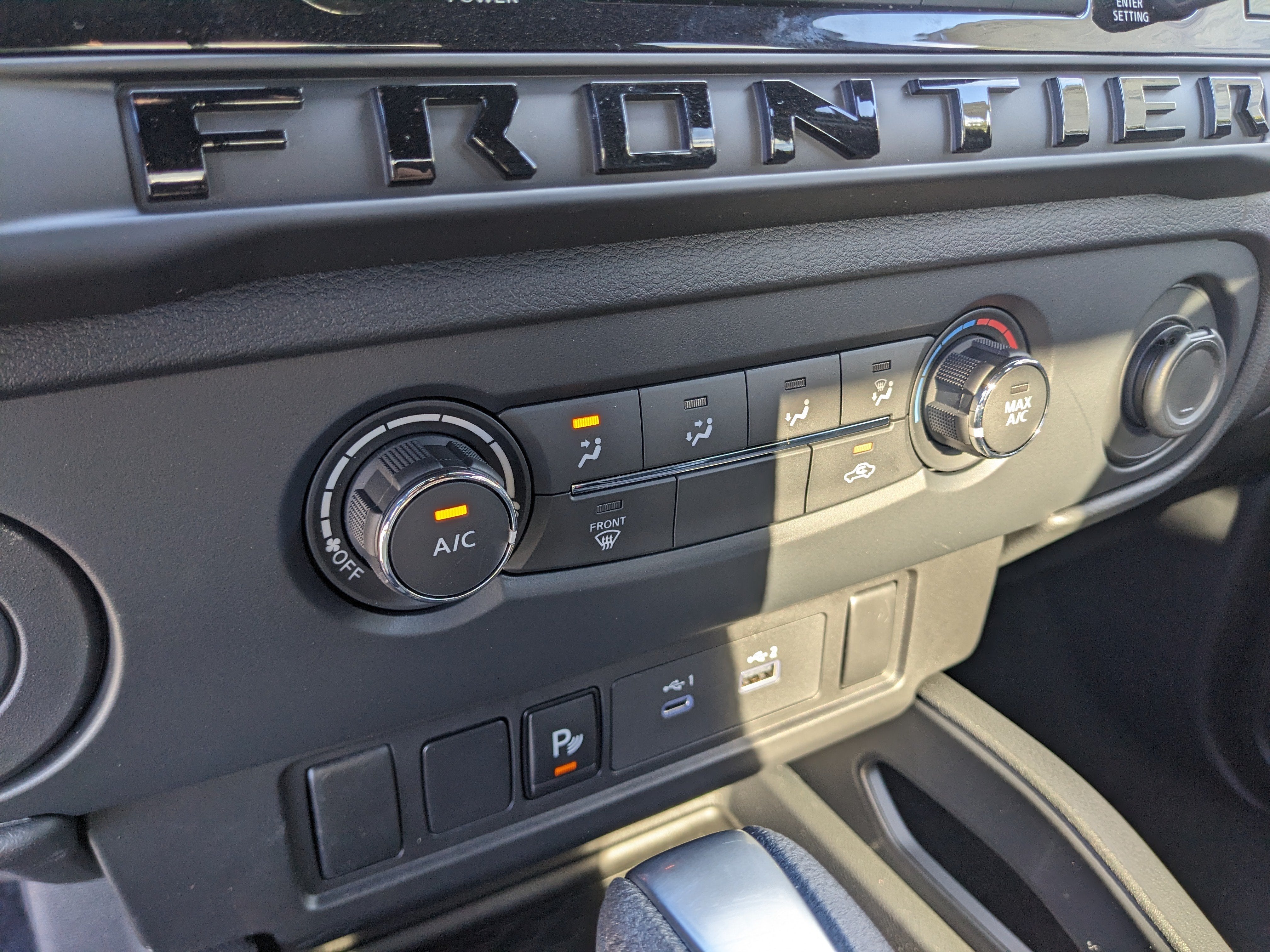 2027 Nissan Frontier SV