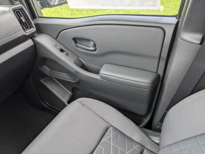 2027 Nissan Frontier SV