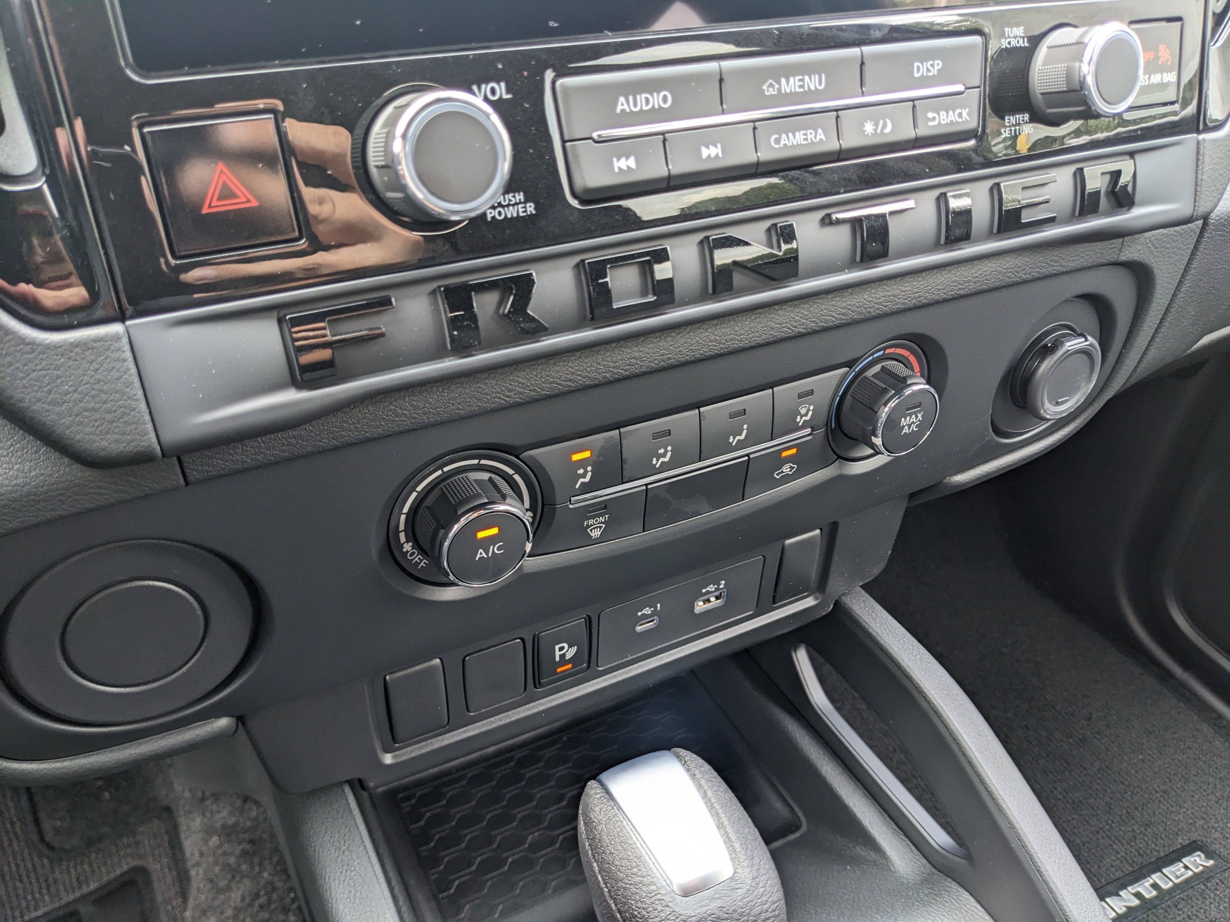 2027 Nissan Frontier SV