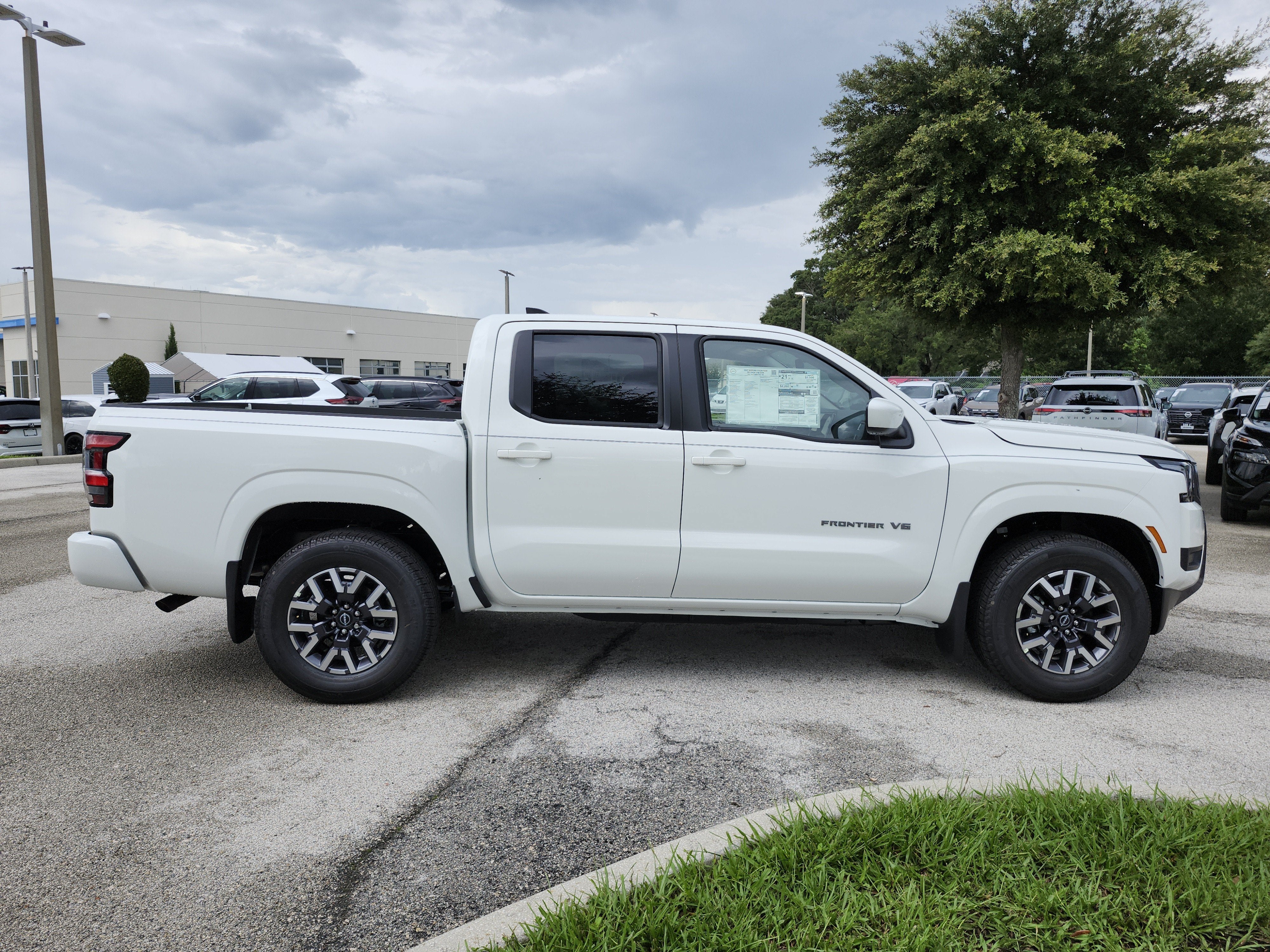 2027 Nissan Frontier SV