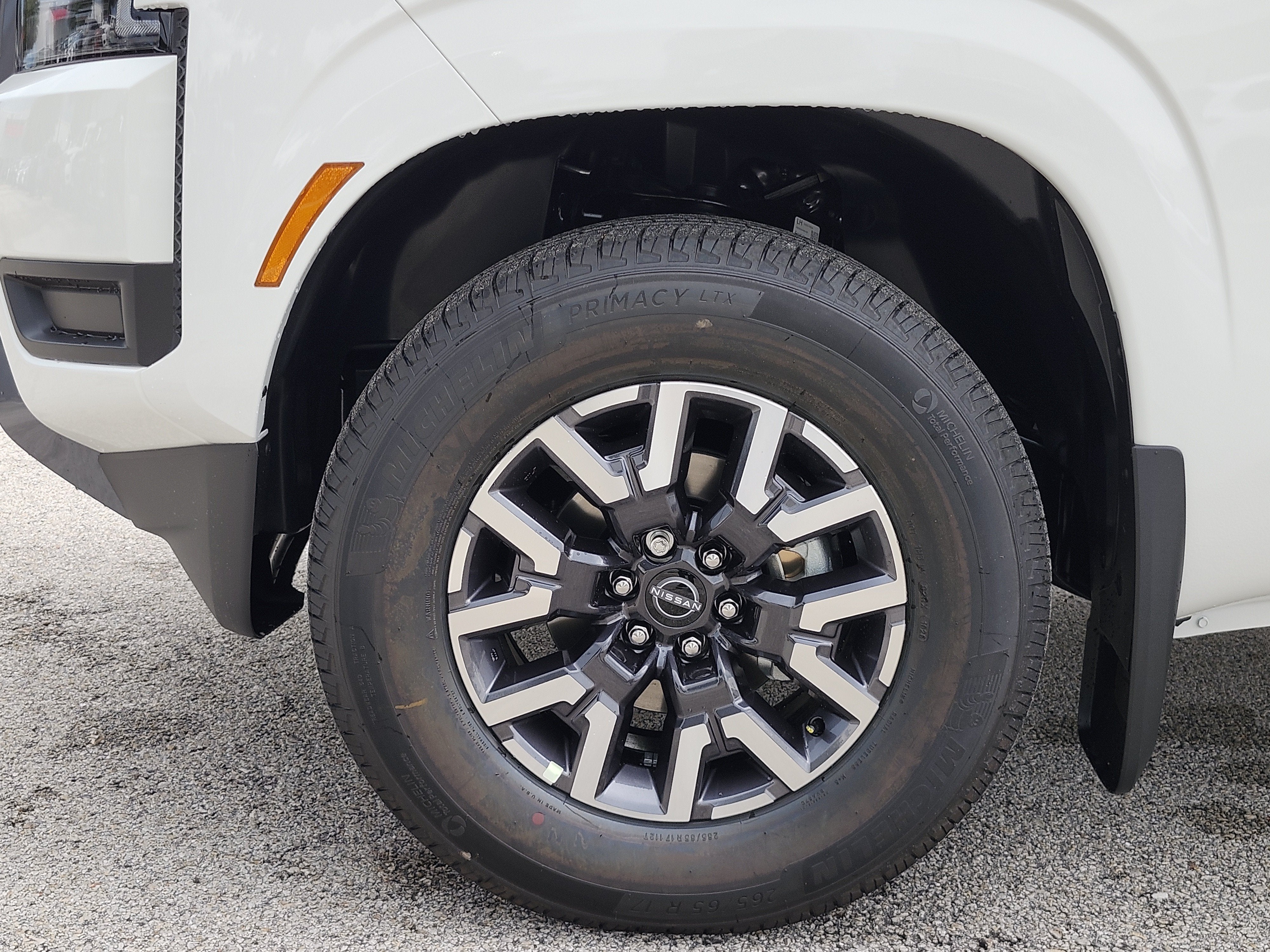 2027 Nissan Frontier SV