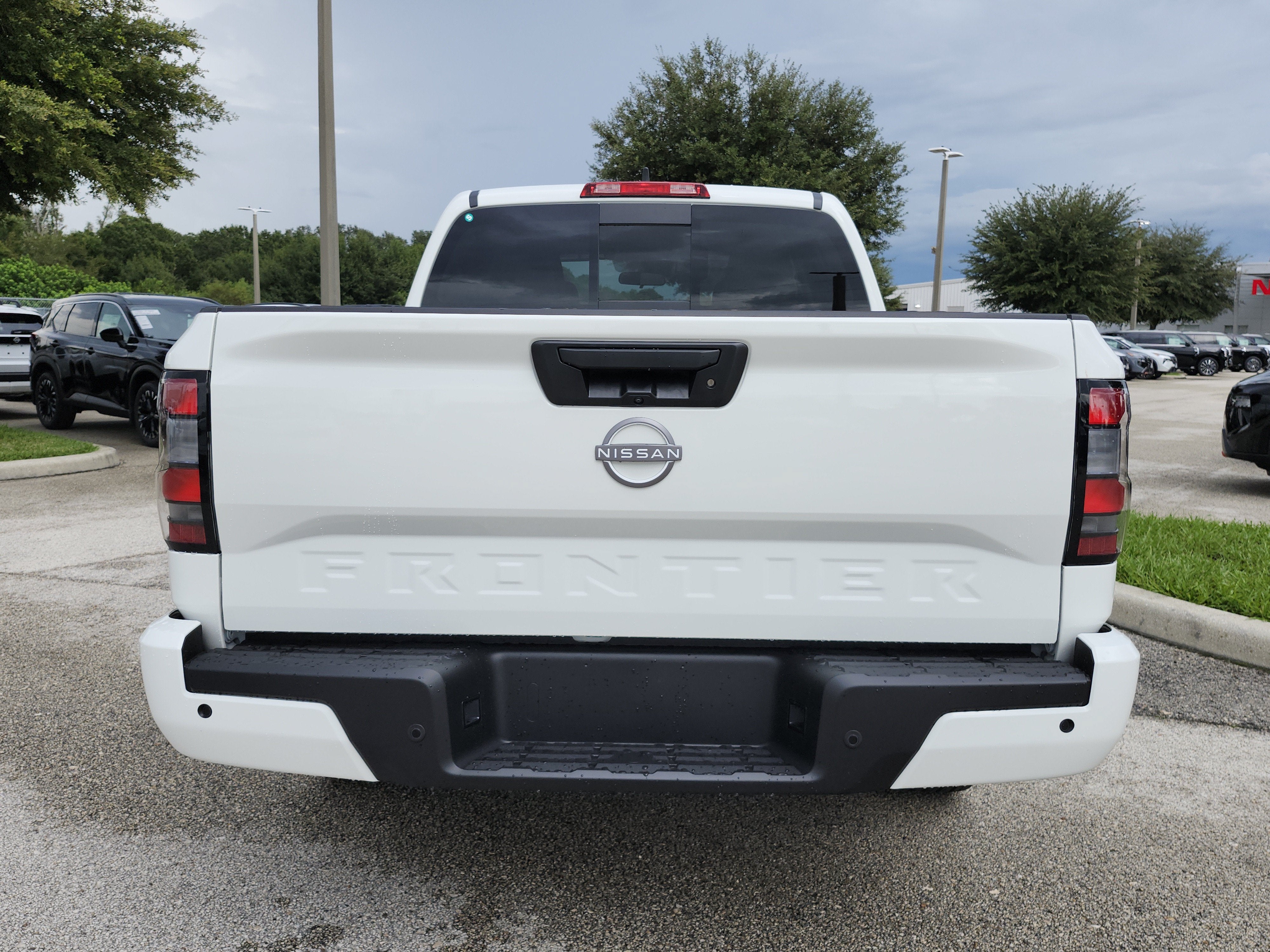 2027 Nissan Frontier SV