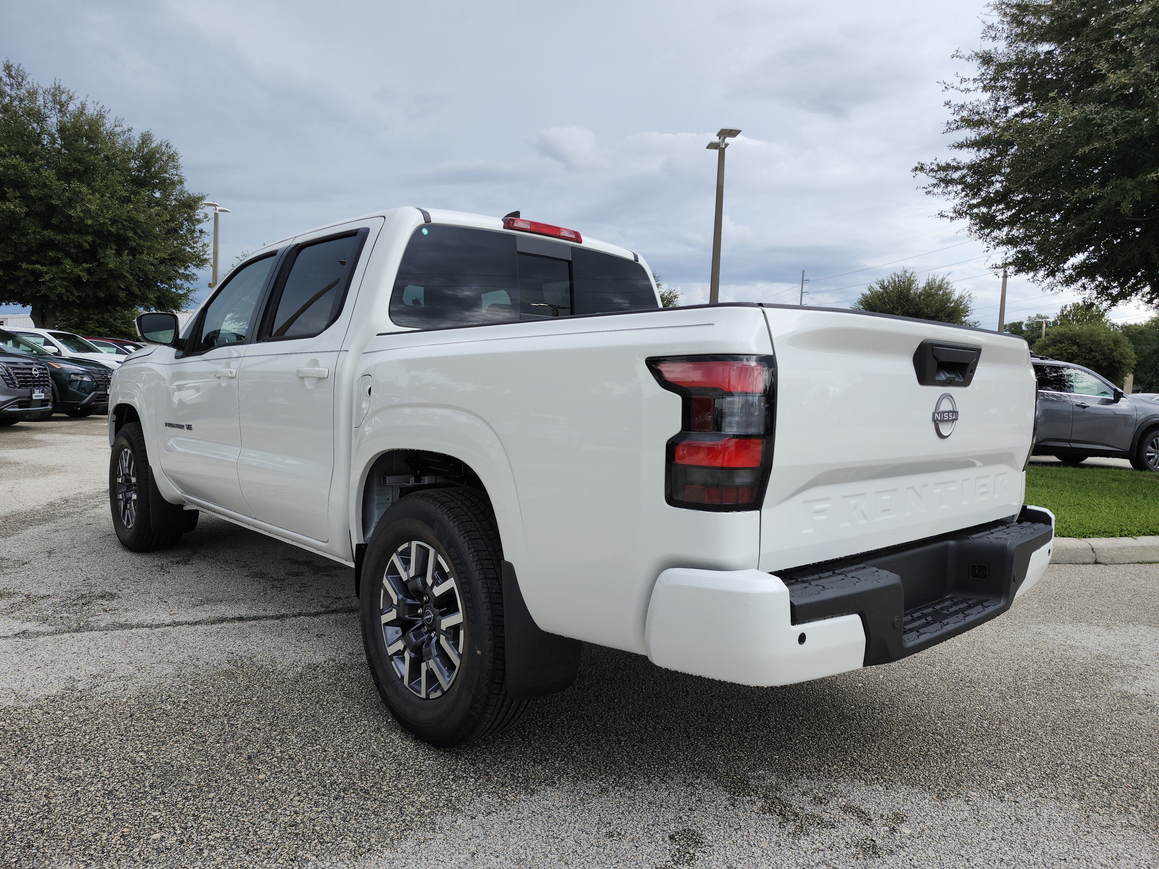 2027 Nissan Frontier SV