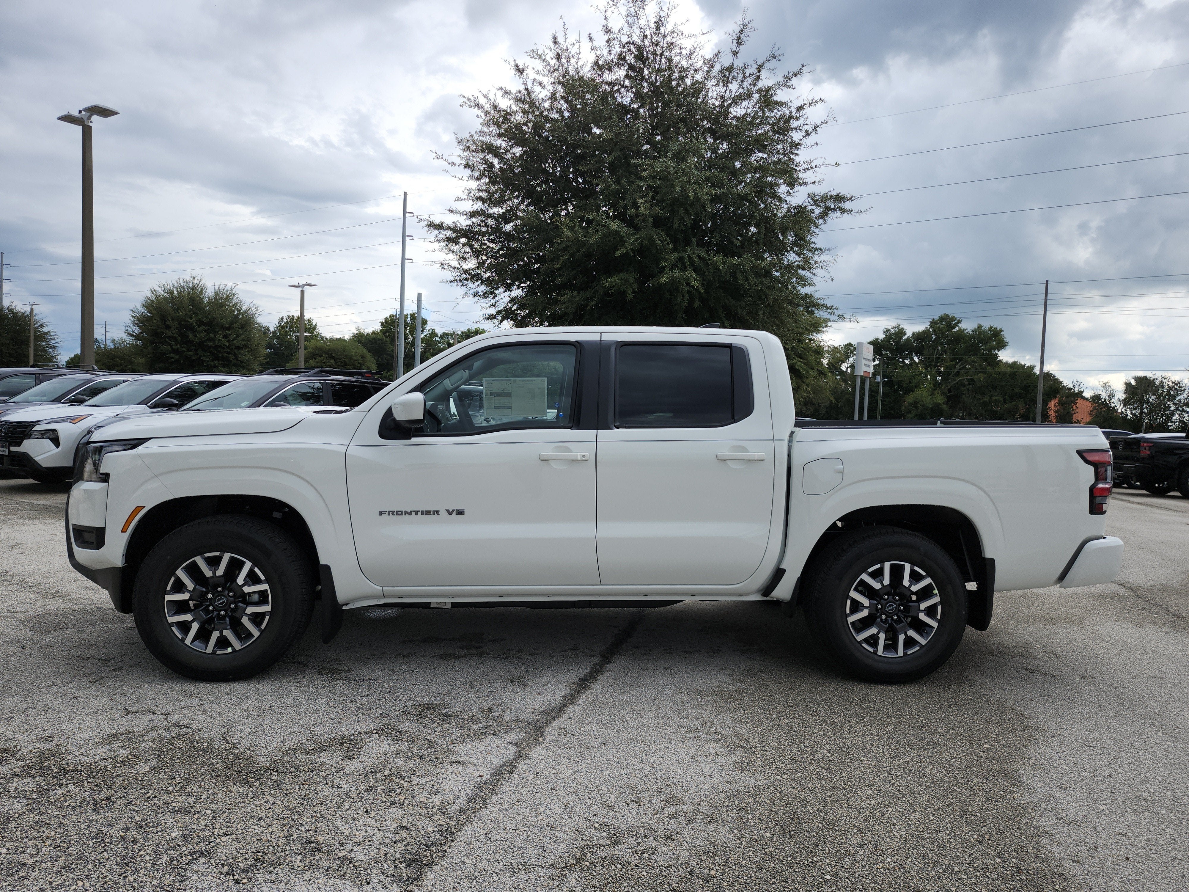 2027 Nissan Frontier SV