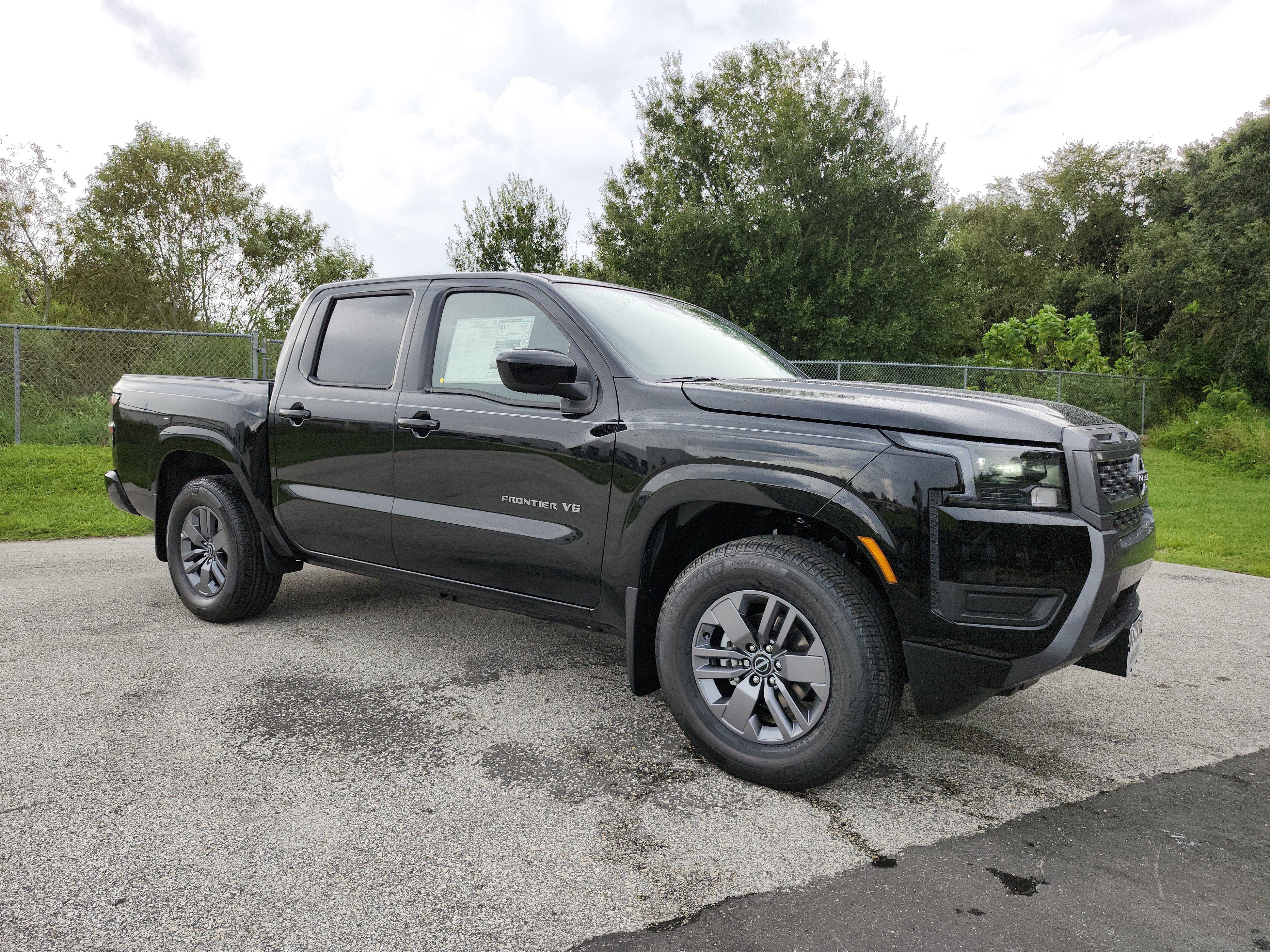 2027 Nissan Frontier SV