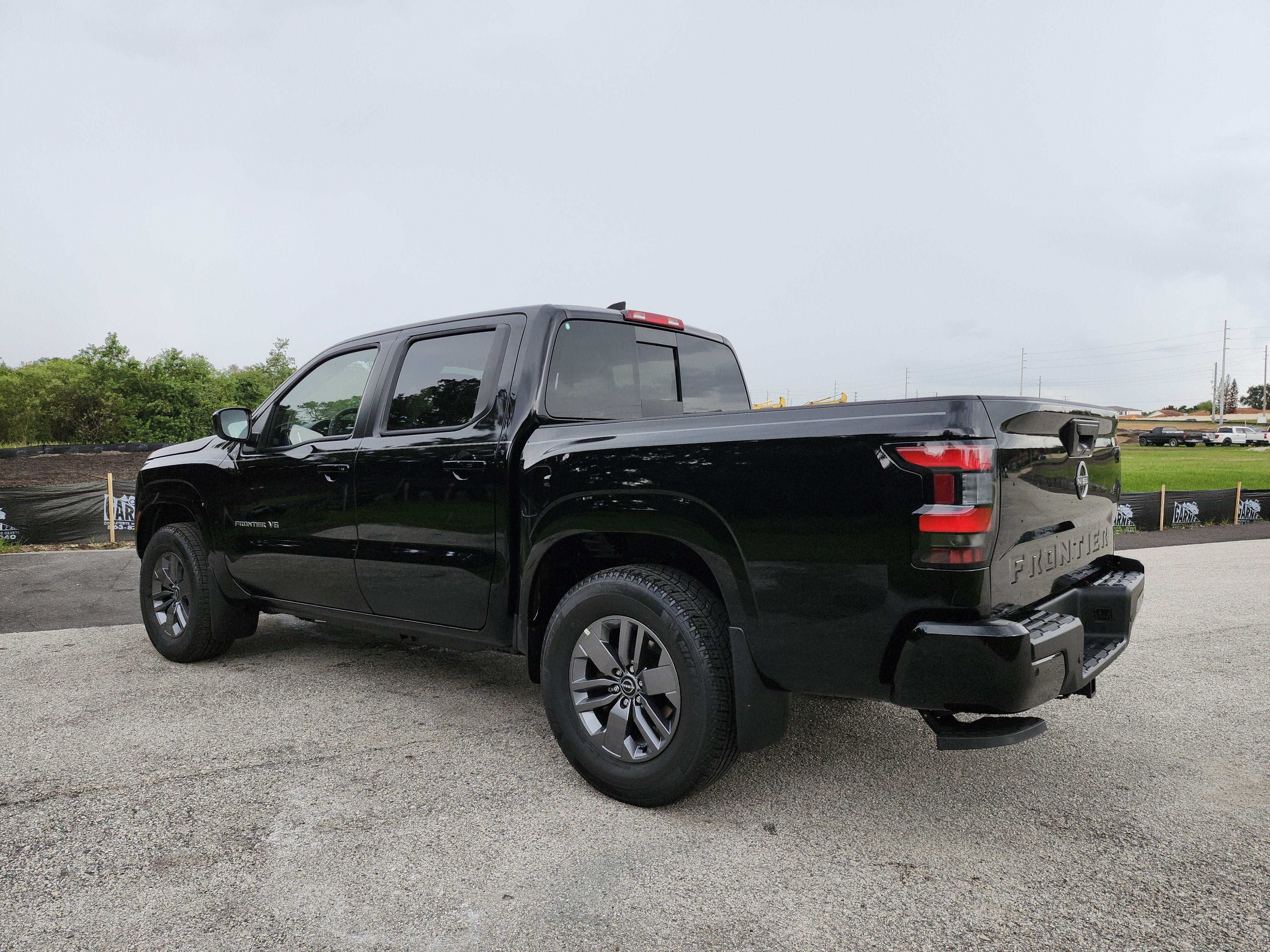 2027 Nissan Frontier SV