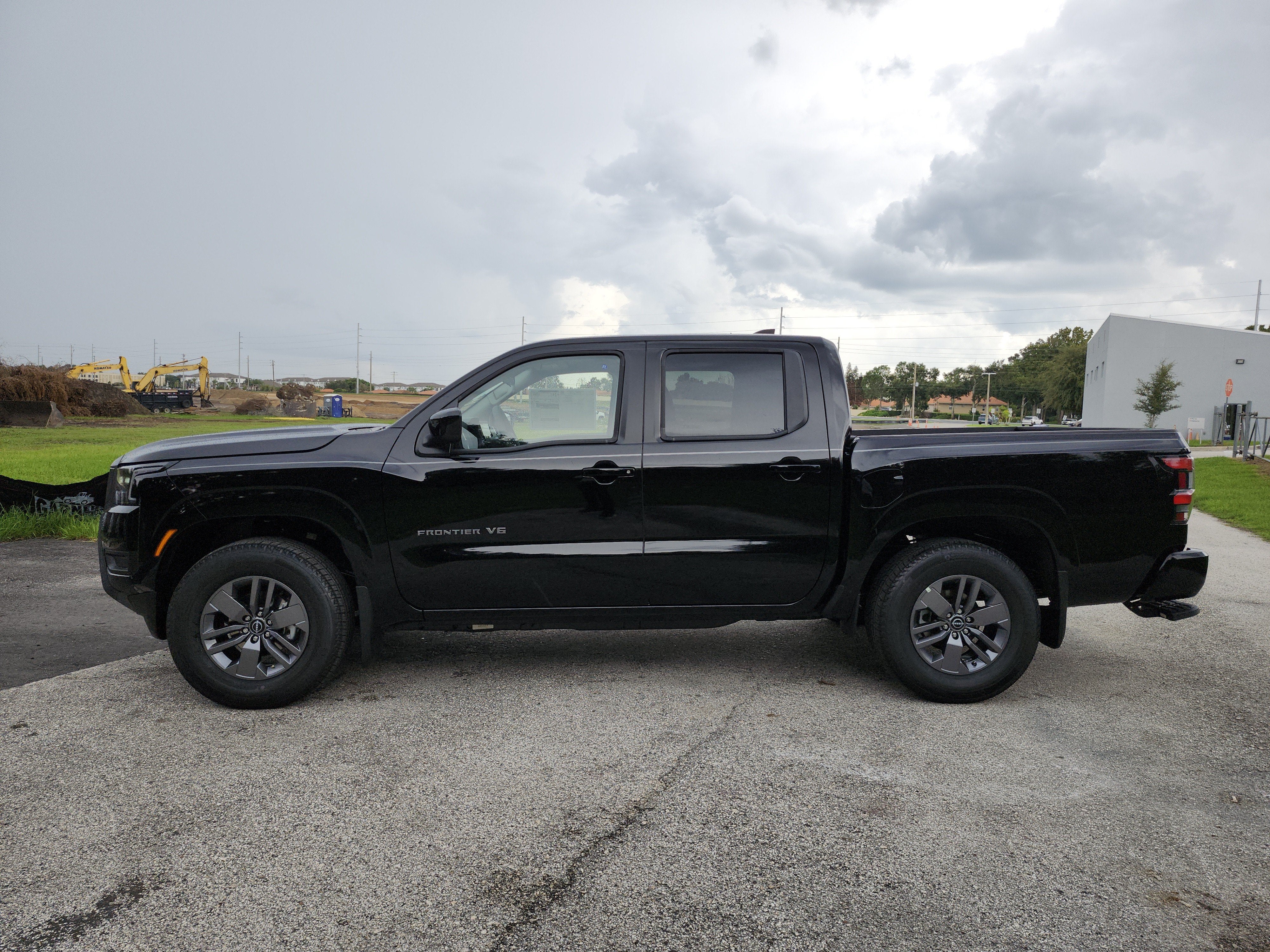 2027 Nissan Frontier SV