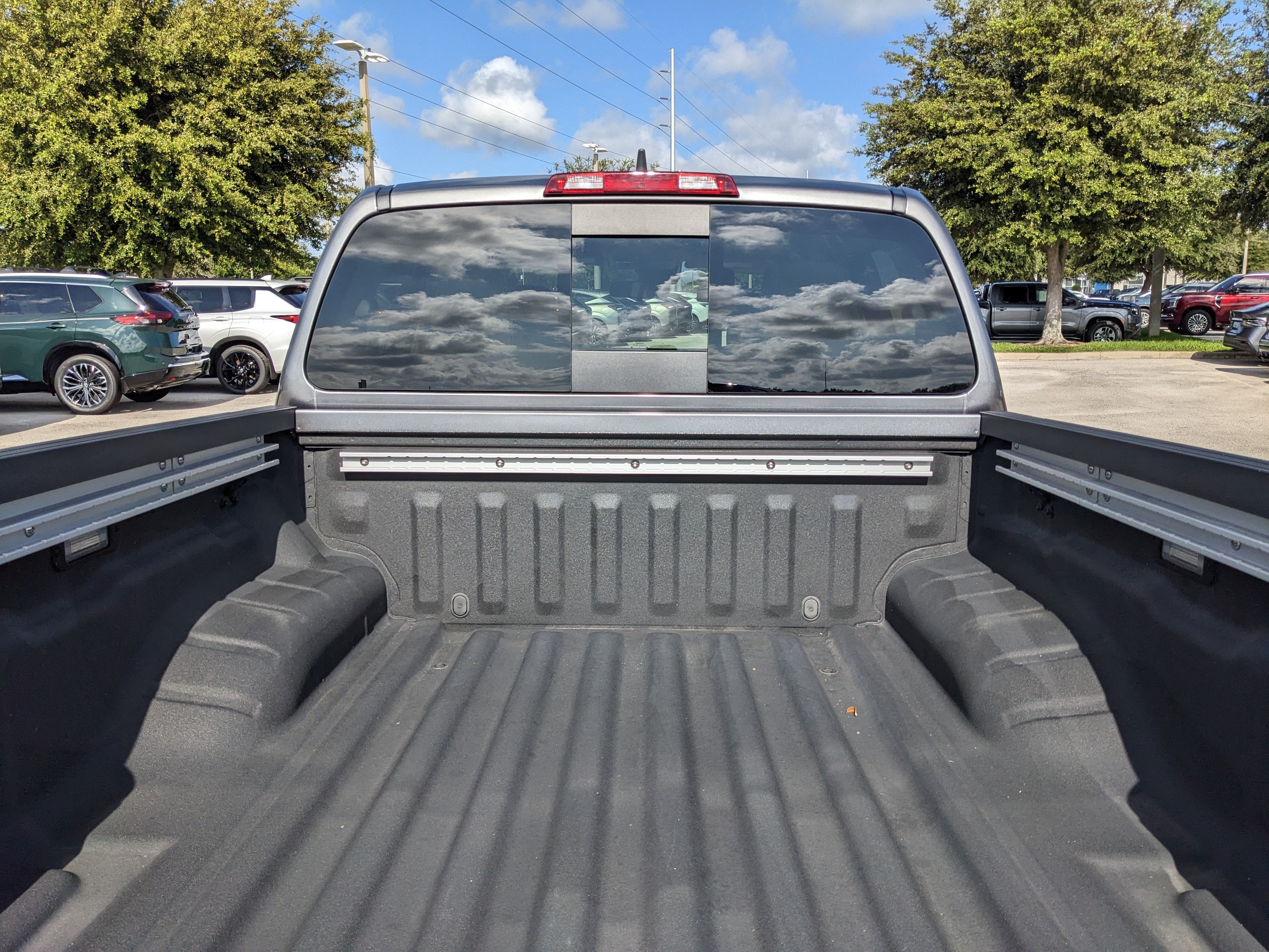2024 Nissan Frontier SV