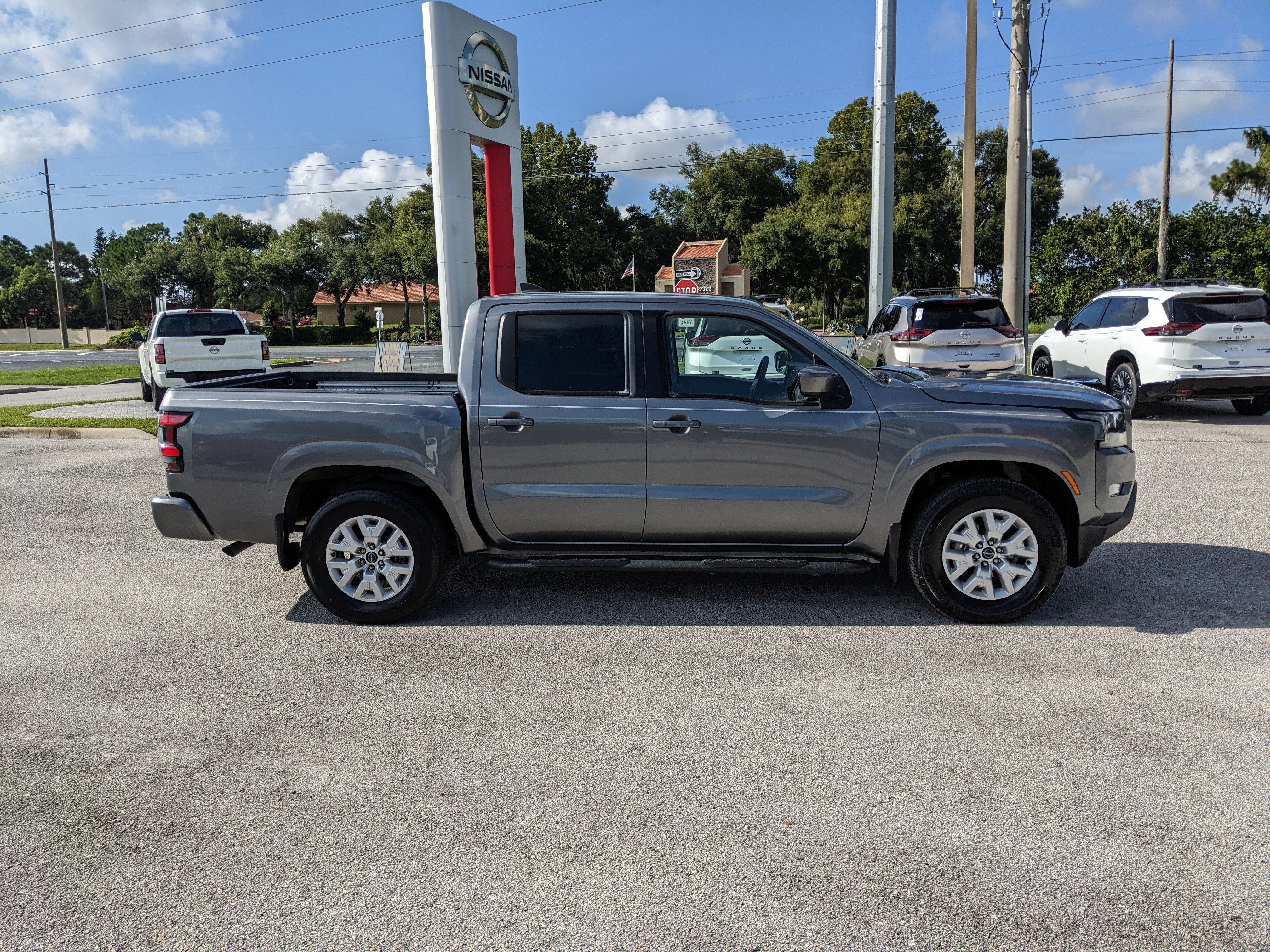 2024 Nissan Frontier SV