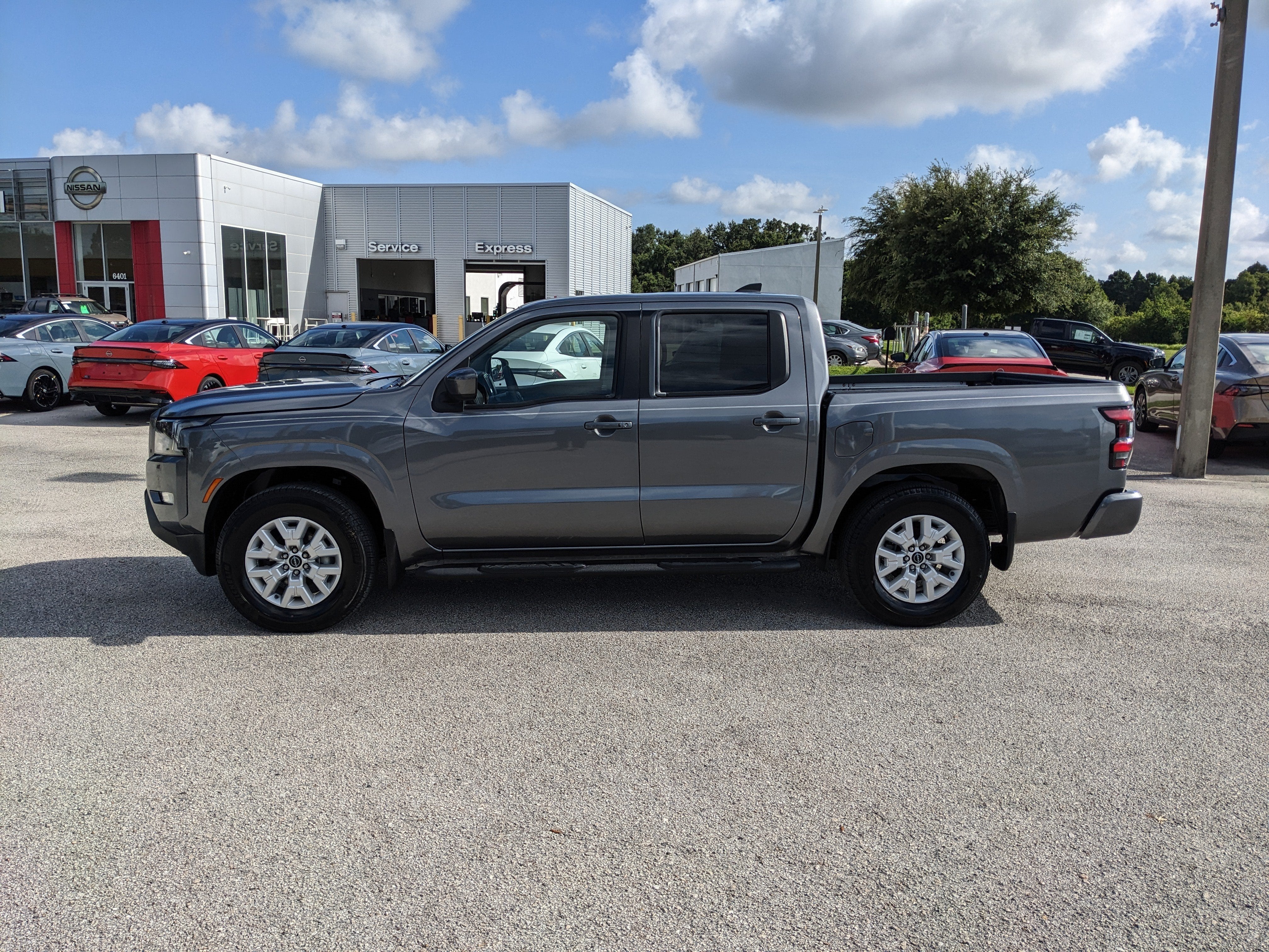 2024 Nissan Frontier SV