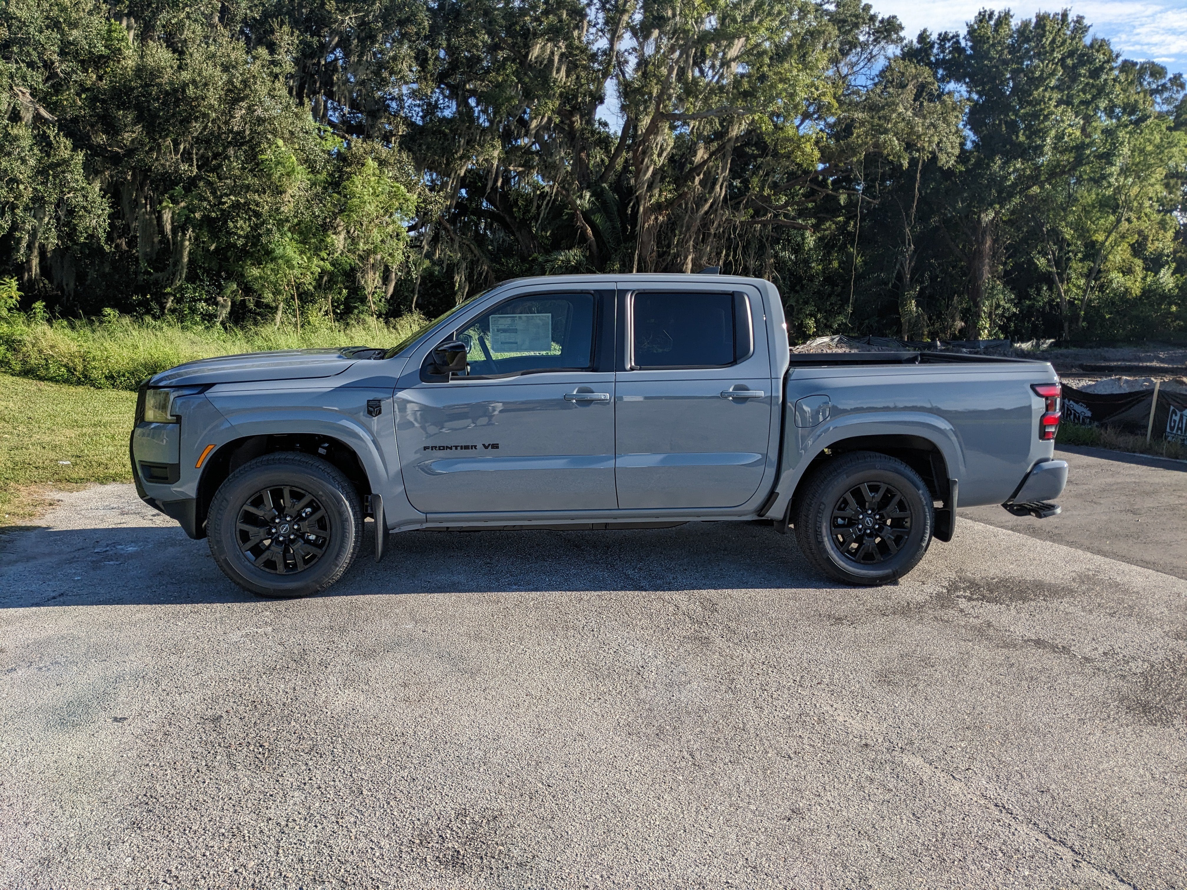 2027 Nissan Frontier SV
