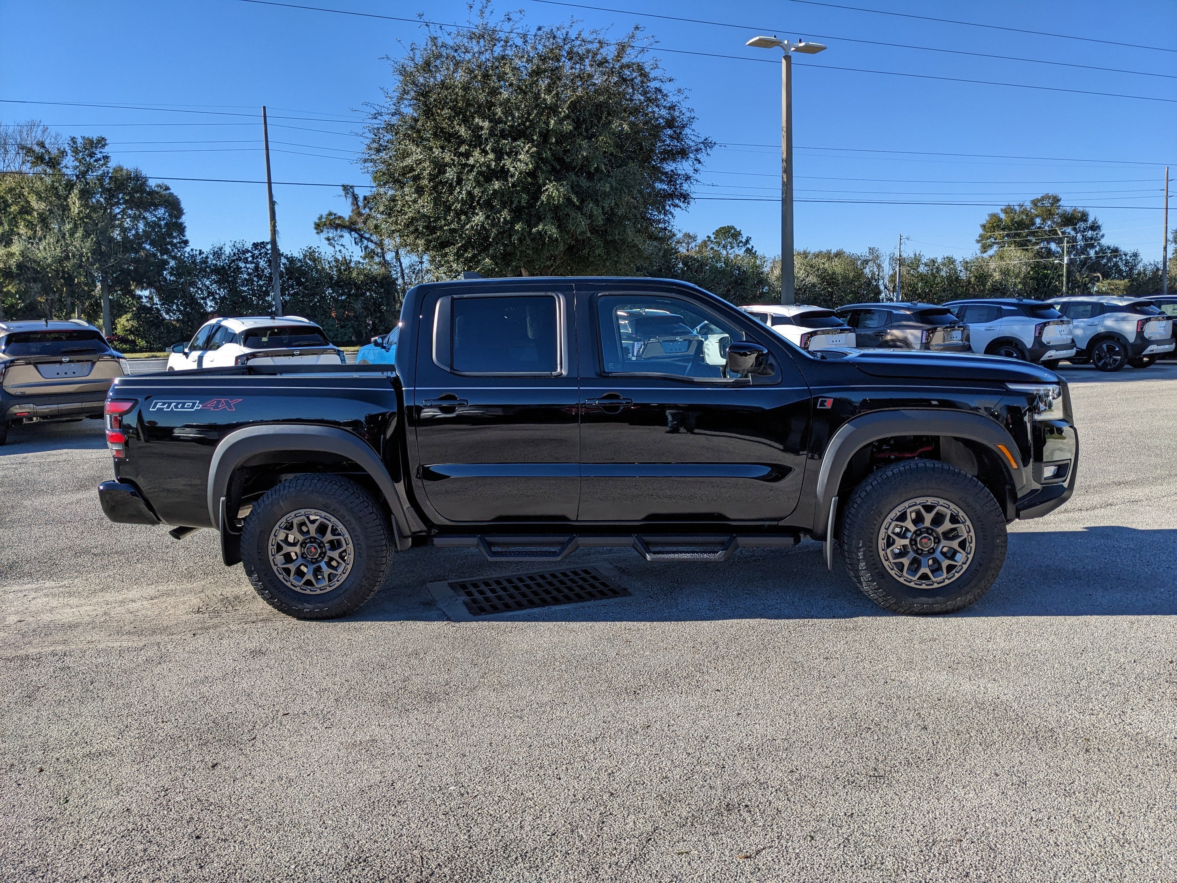 2026 Nissan Frontier PRO-4X w/R Package