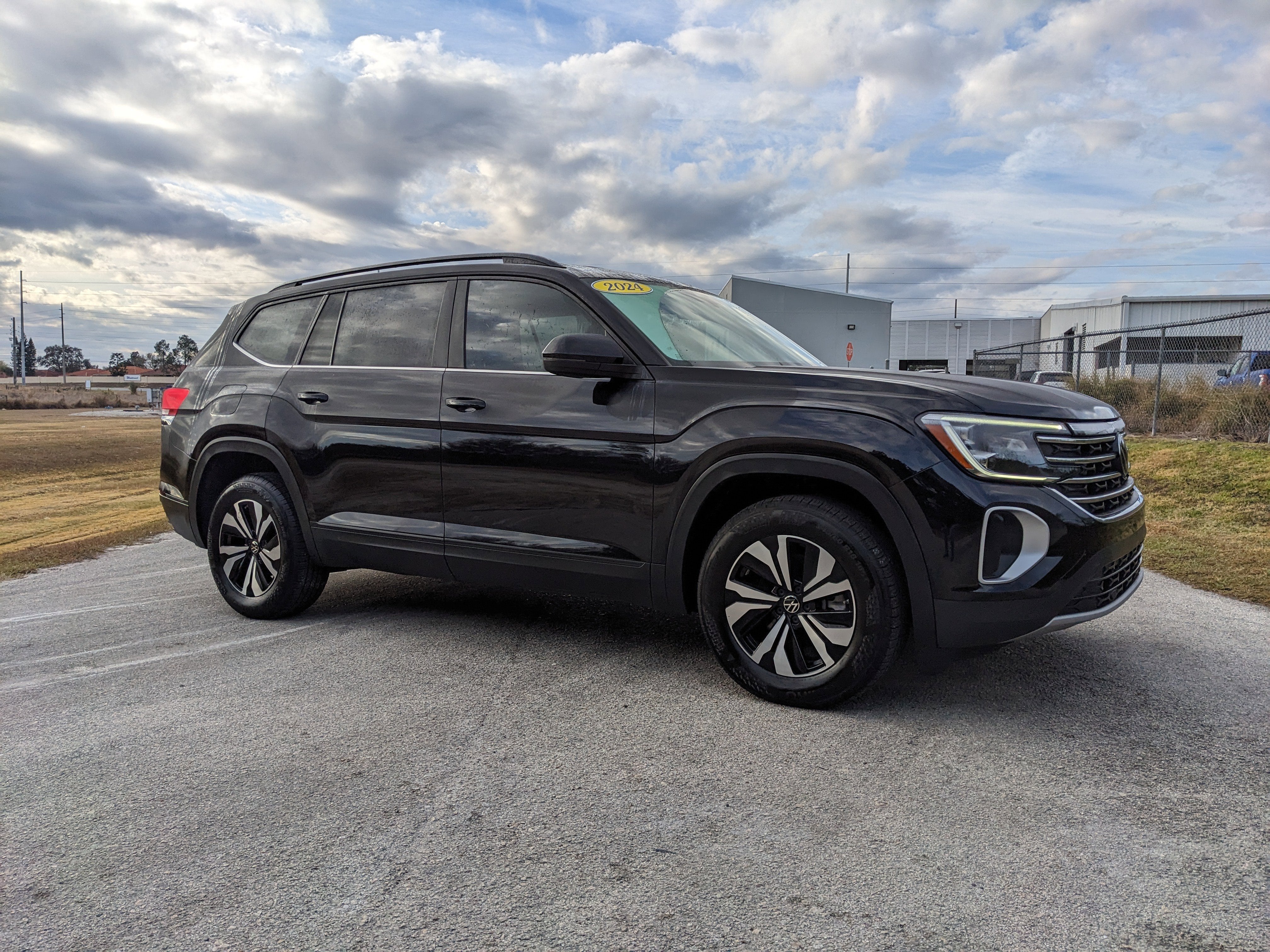 2024 Volkswagen Atlas 2.0T SE