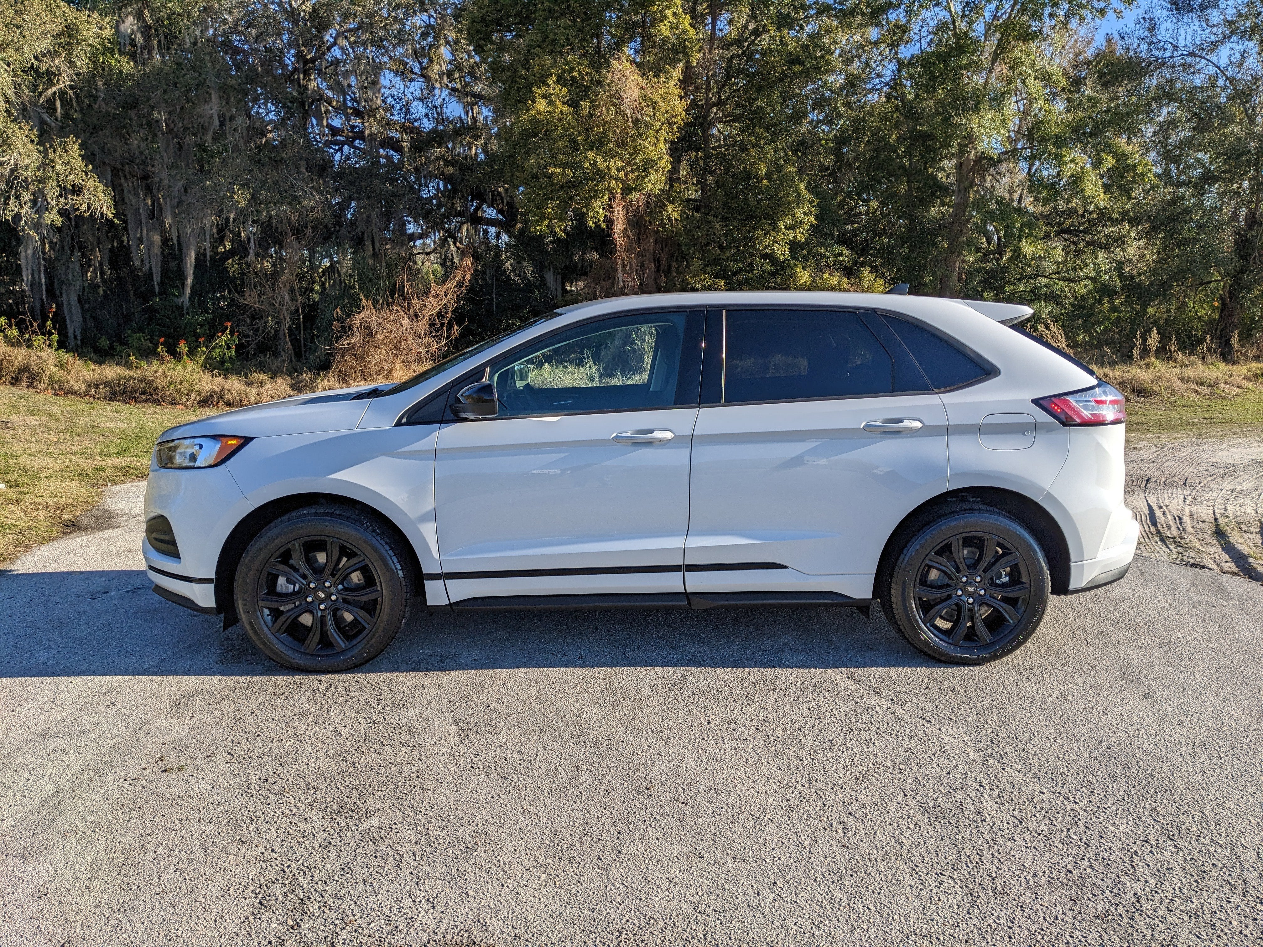 2022 Ford Edge SE