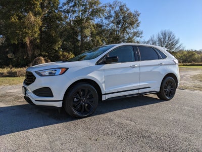 2022 Ford Edge SE