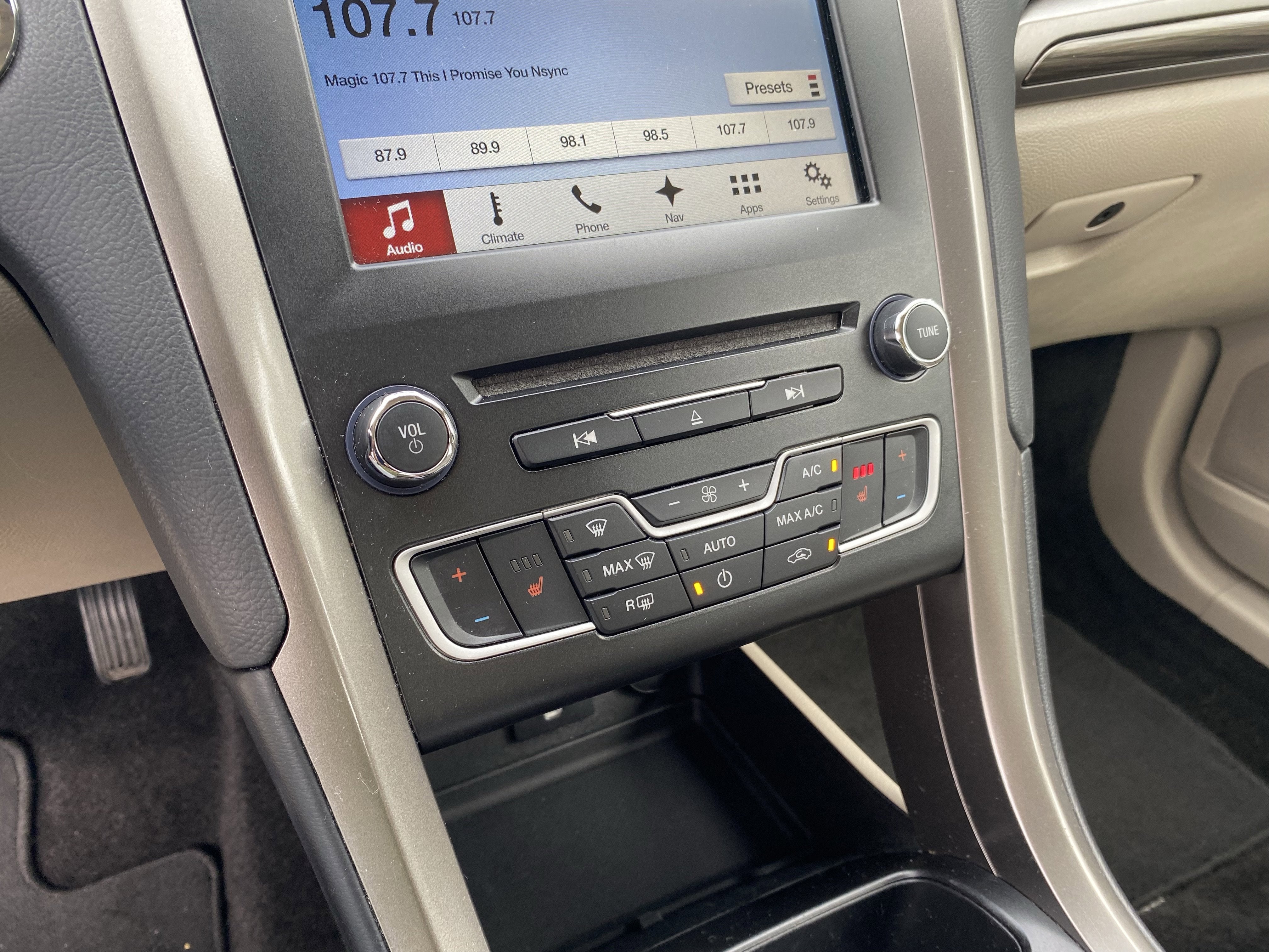 2018 Ford Fusion SE