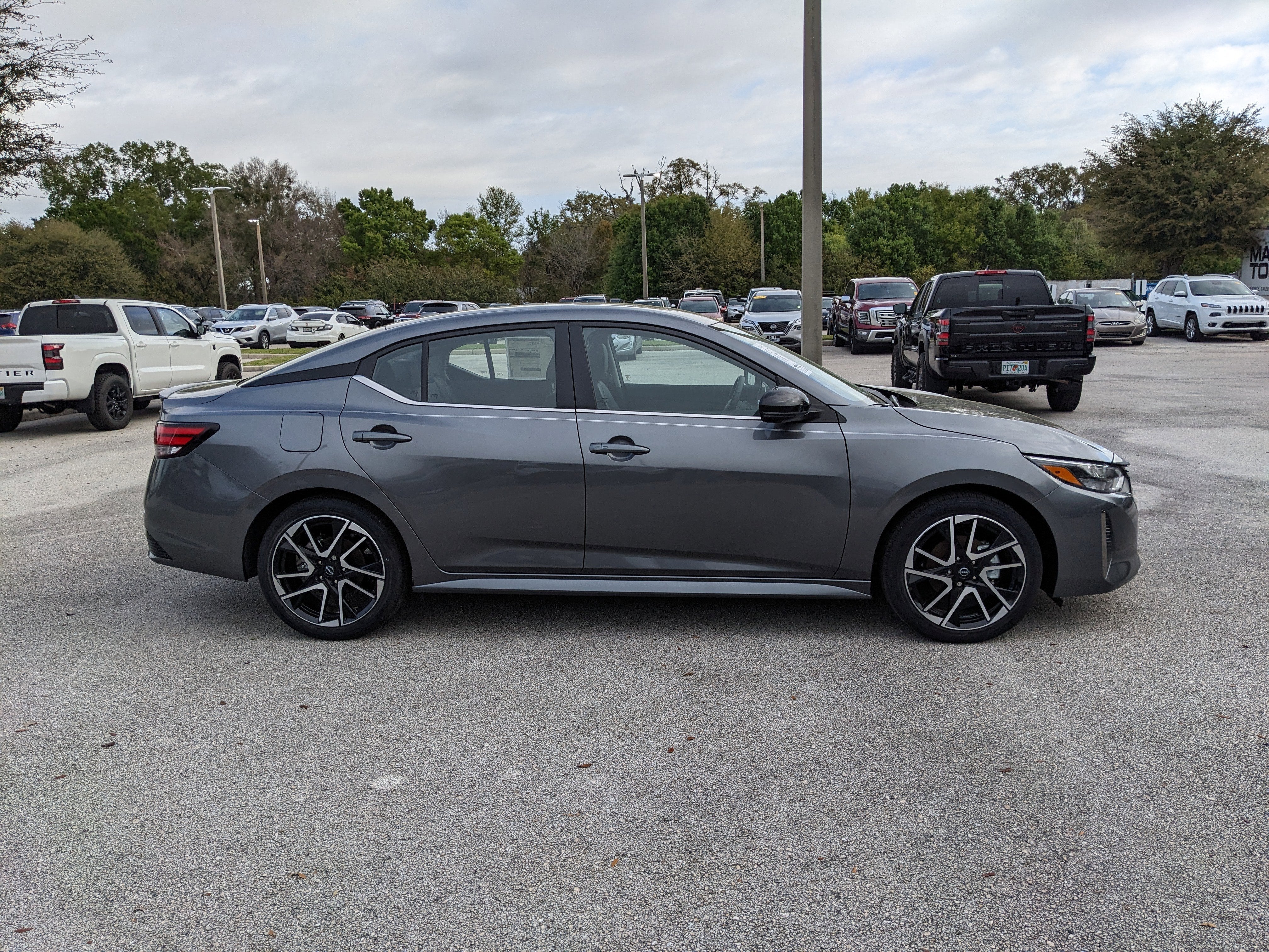 2025 Nissan Sentra SR