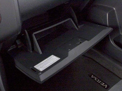 2011 Nissan Versa 1.8 S