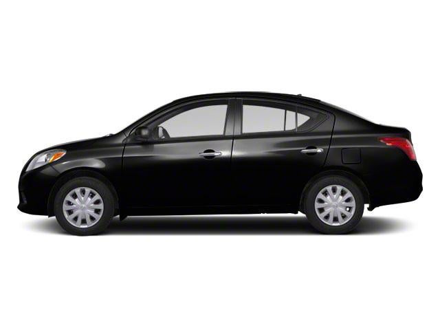 2013 Nissan Versa SV