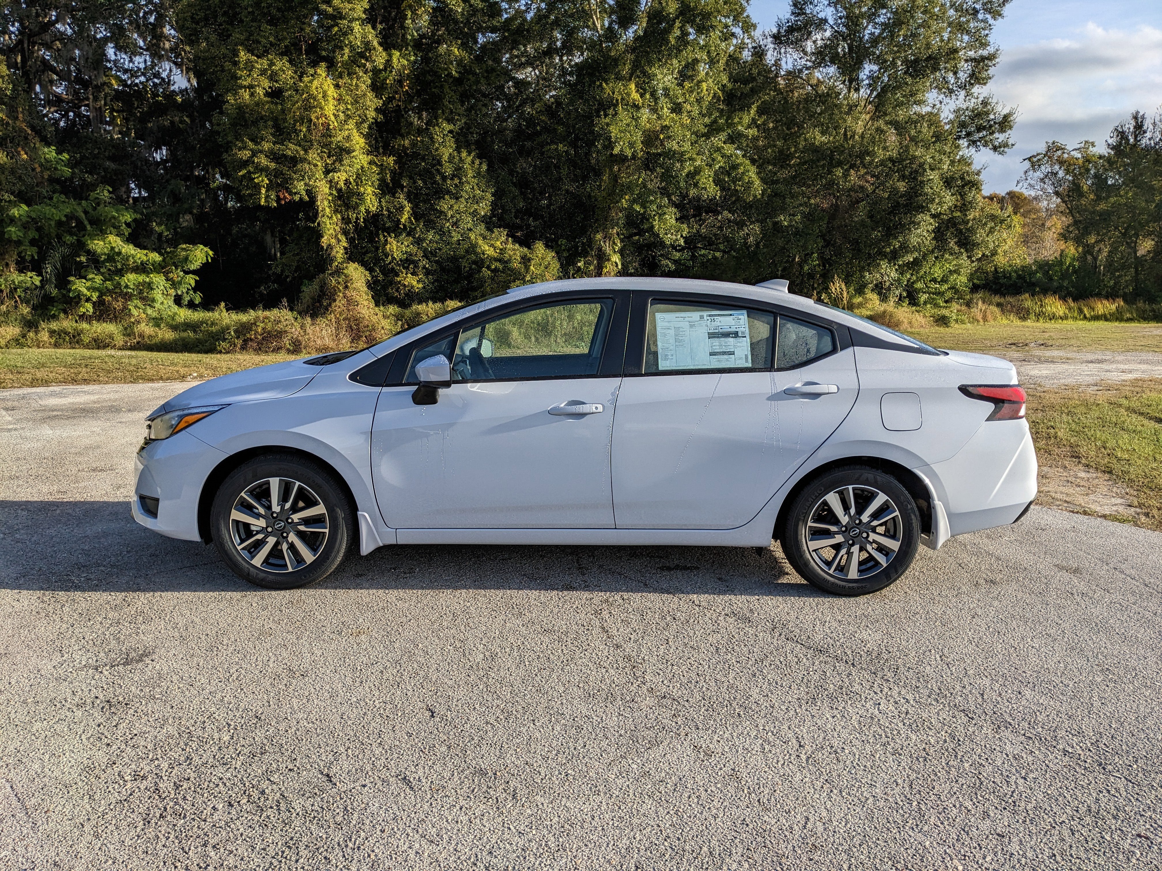 2025 Nissan Versa SV