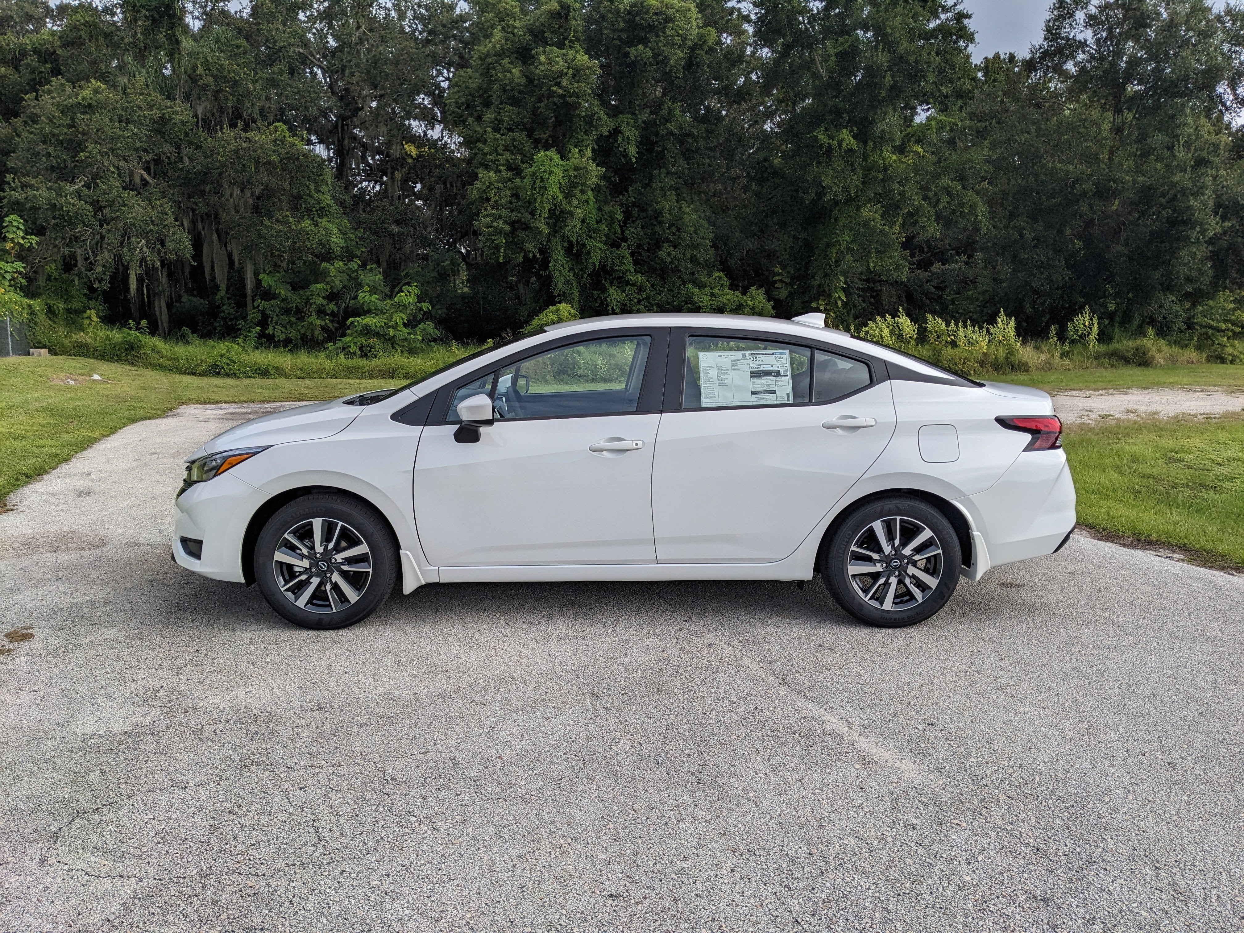 2025 Nissan Versa SV