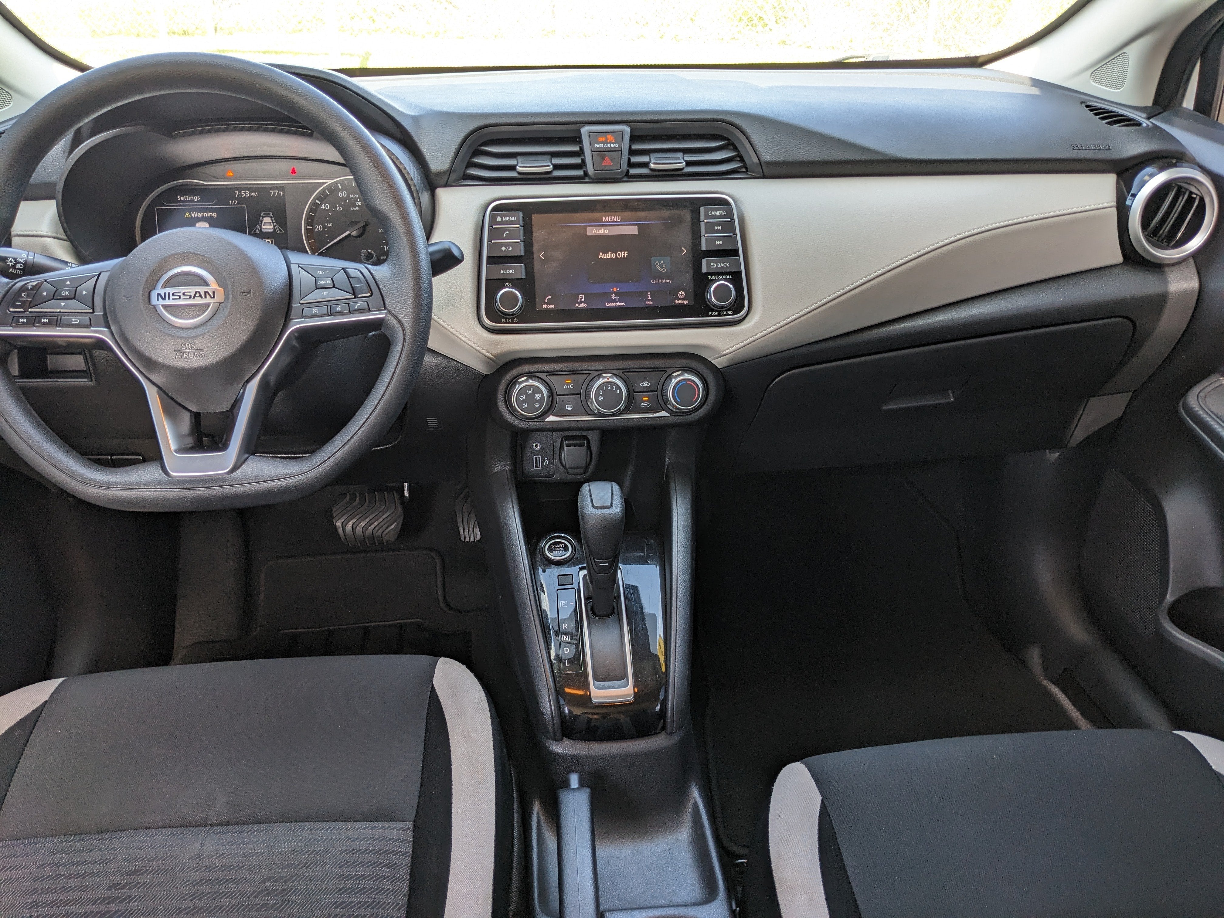 2022 Nissan Versa SV