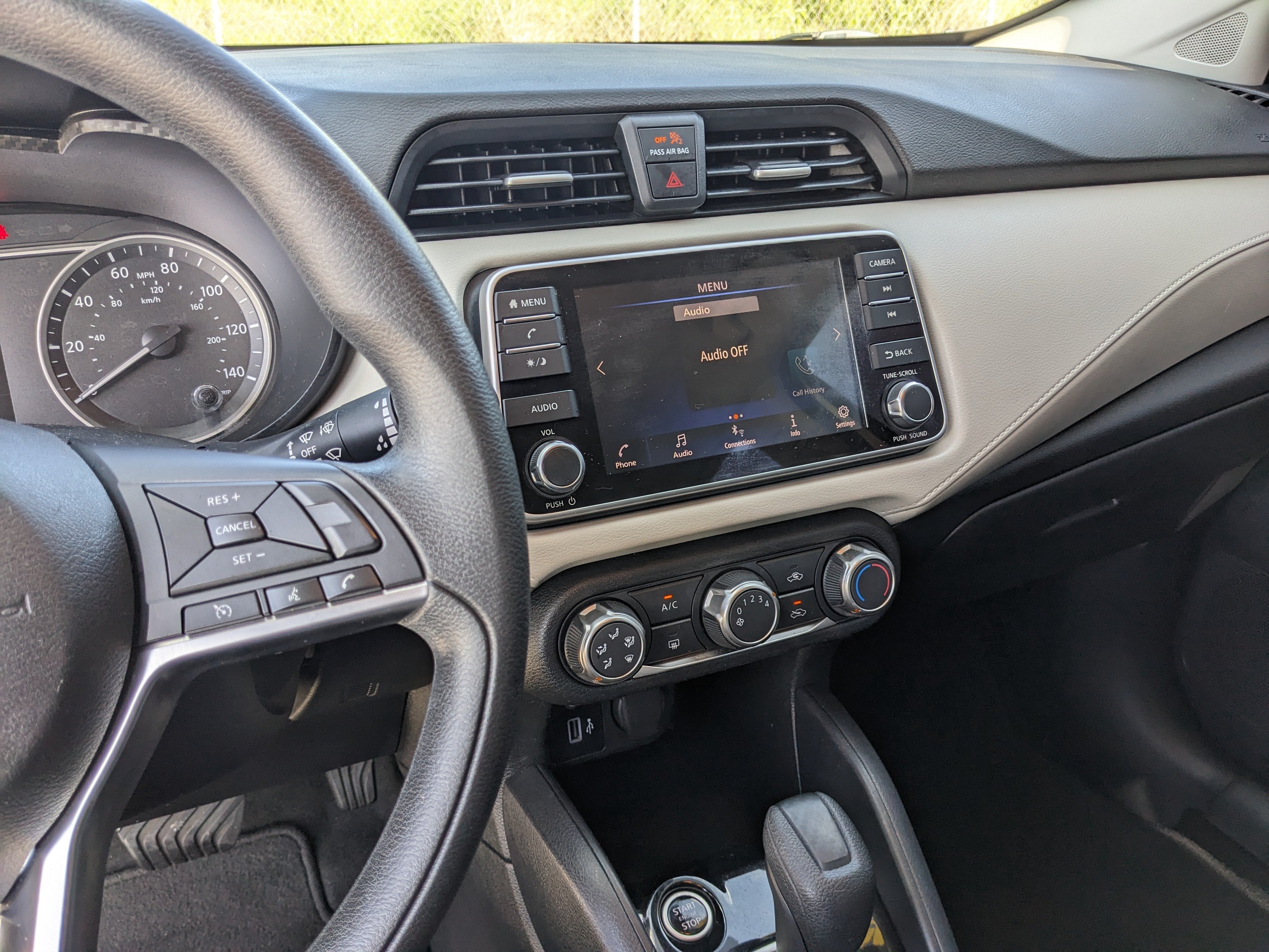 2022 Nissan Versa SV