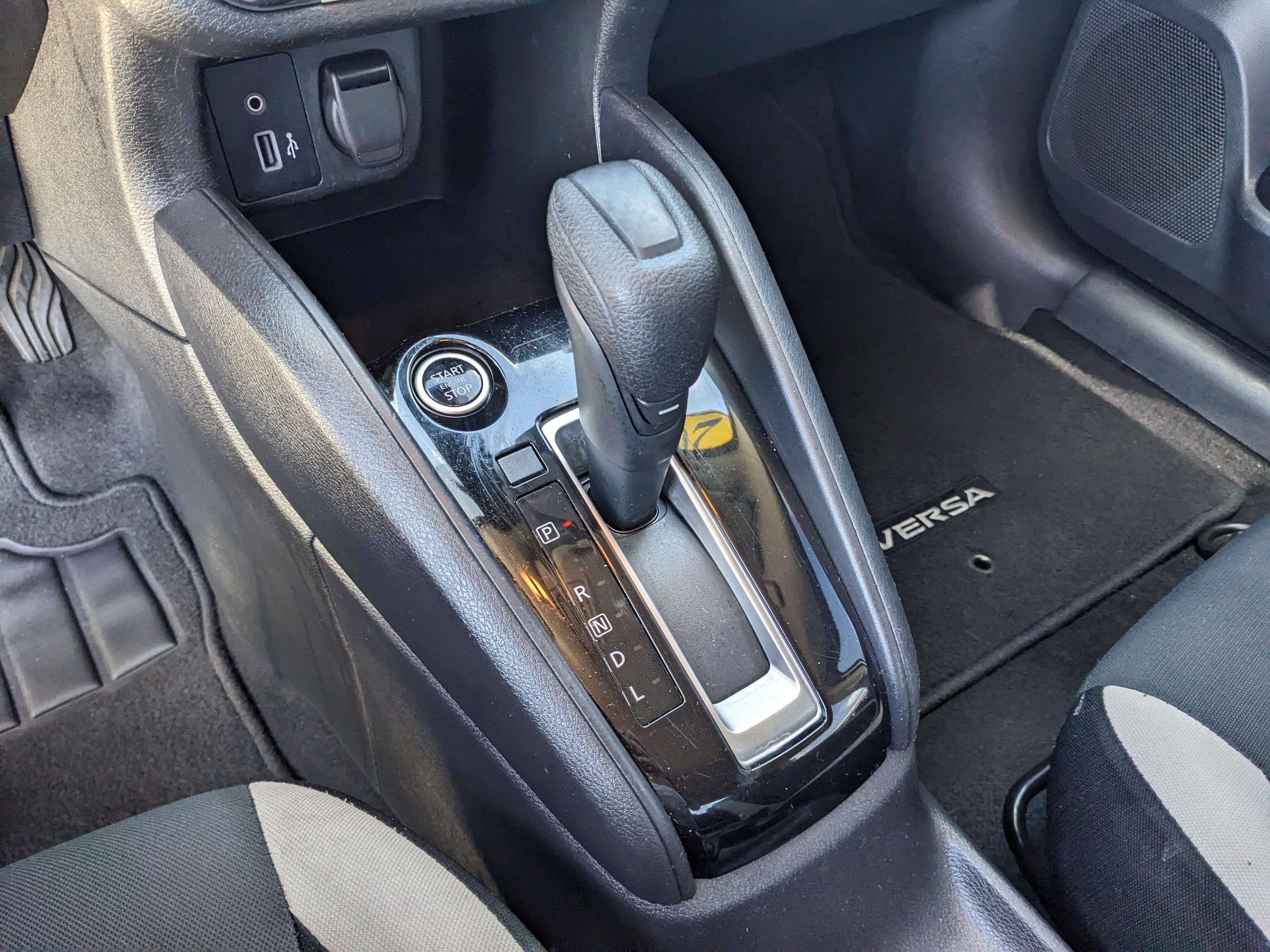 2022 Nissan Versa SV