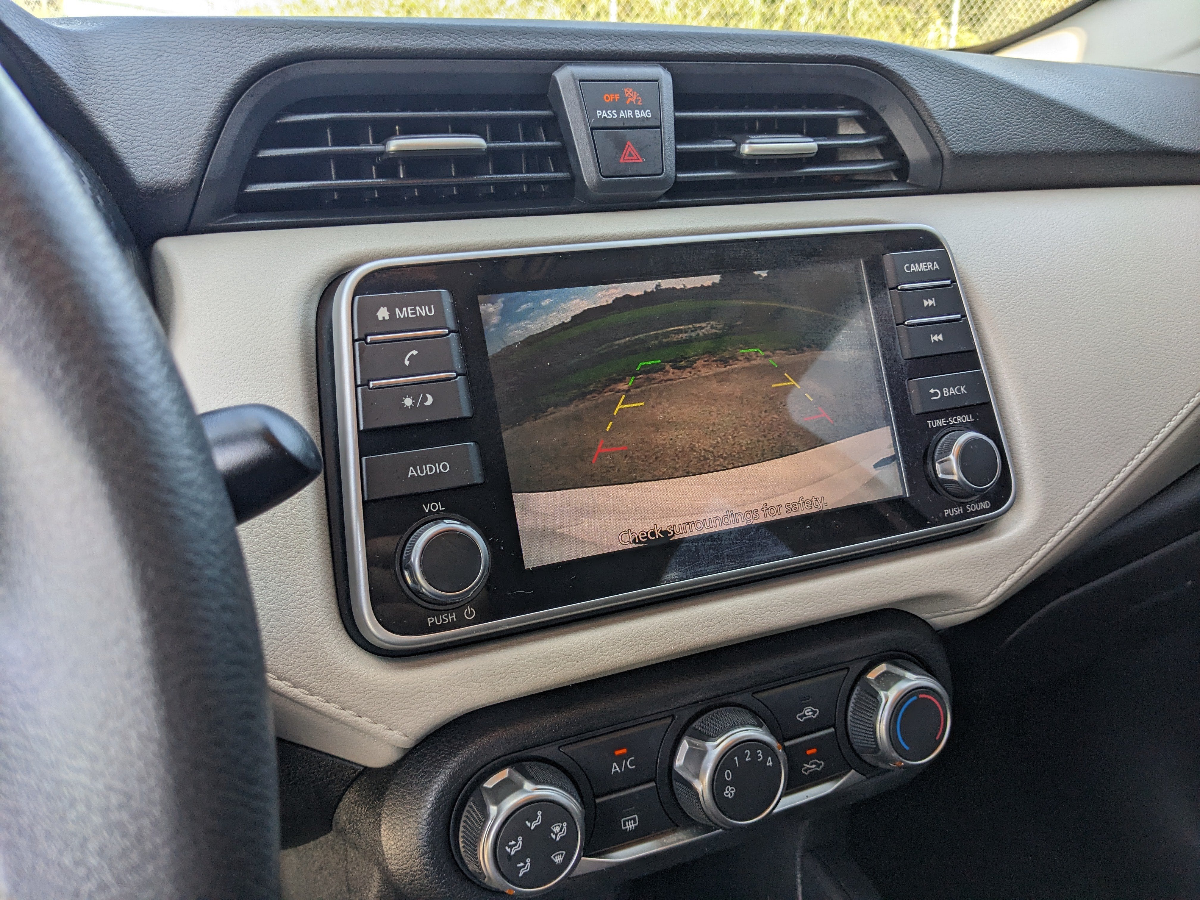 2022 Nissan Versa SV