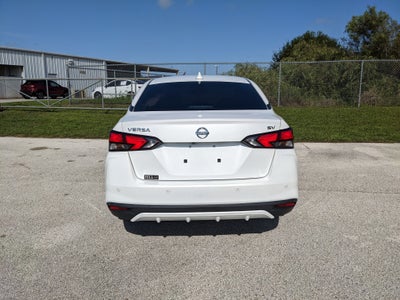 2022 Nissan Versa SV