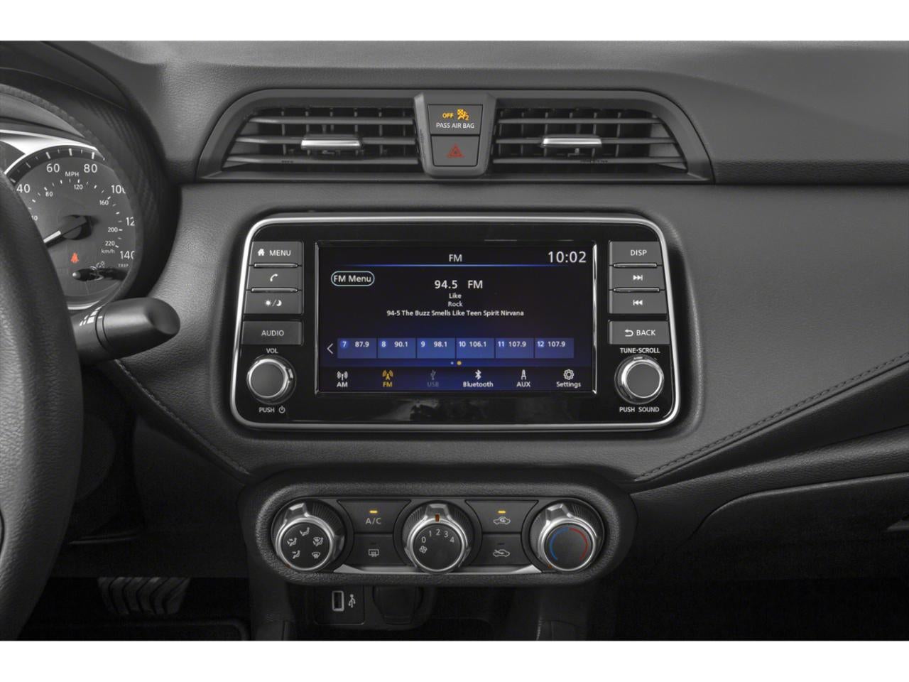 2022 Nissan Versa SV
