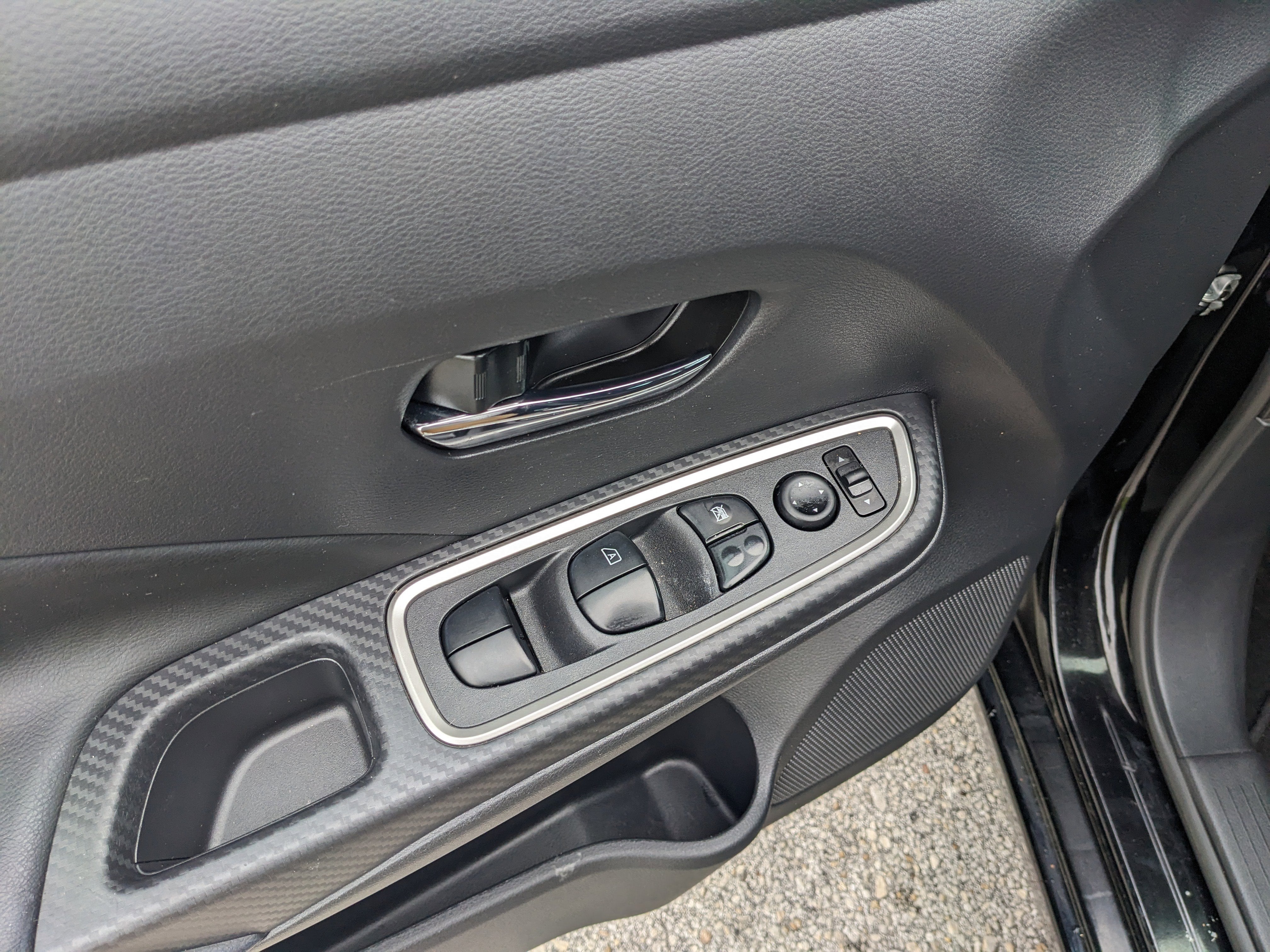 2020 Nissan Versa SR