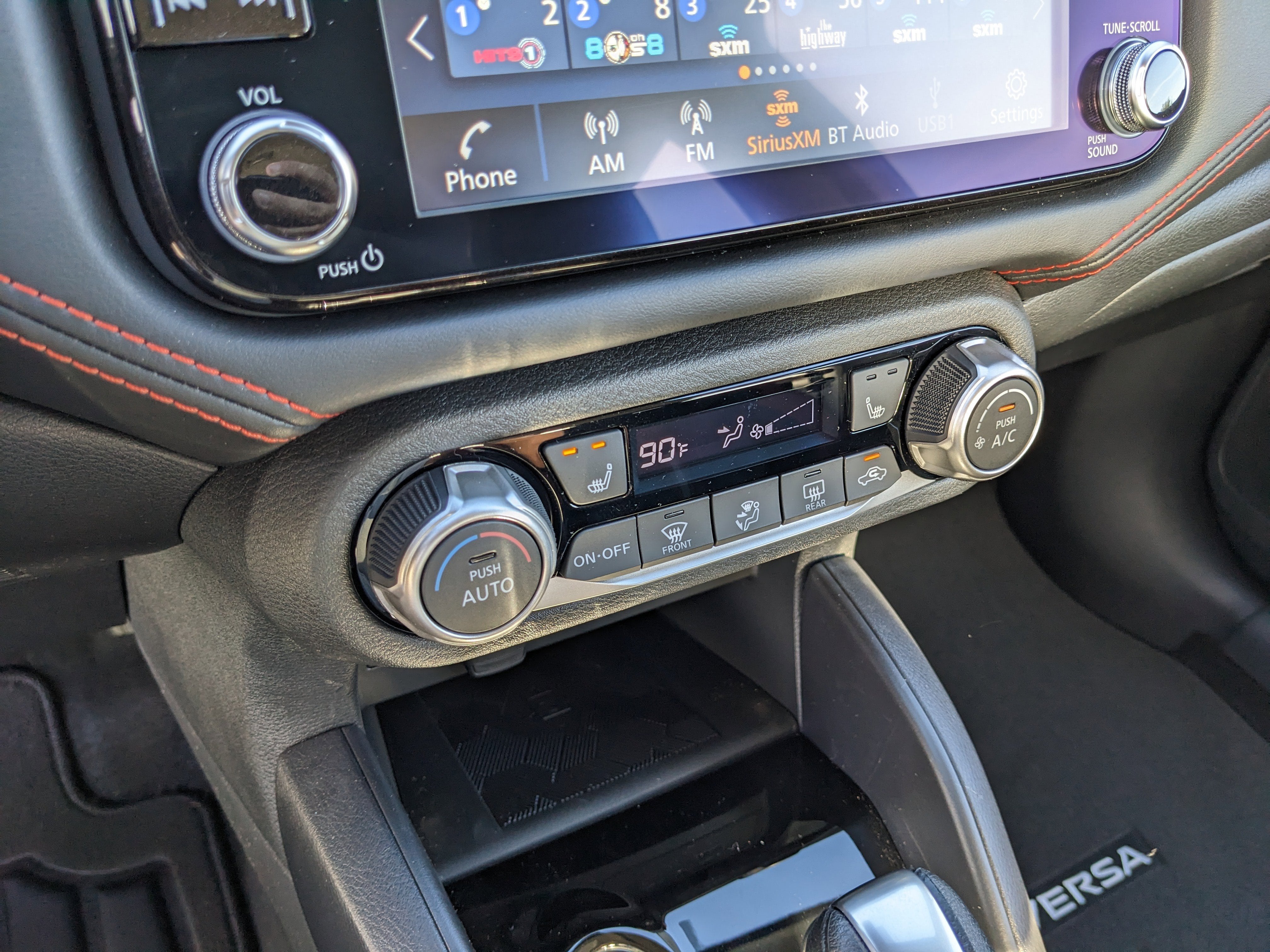 2025 Nissan Versa SR